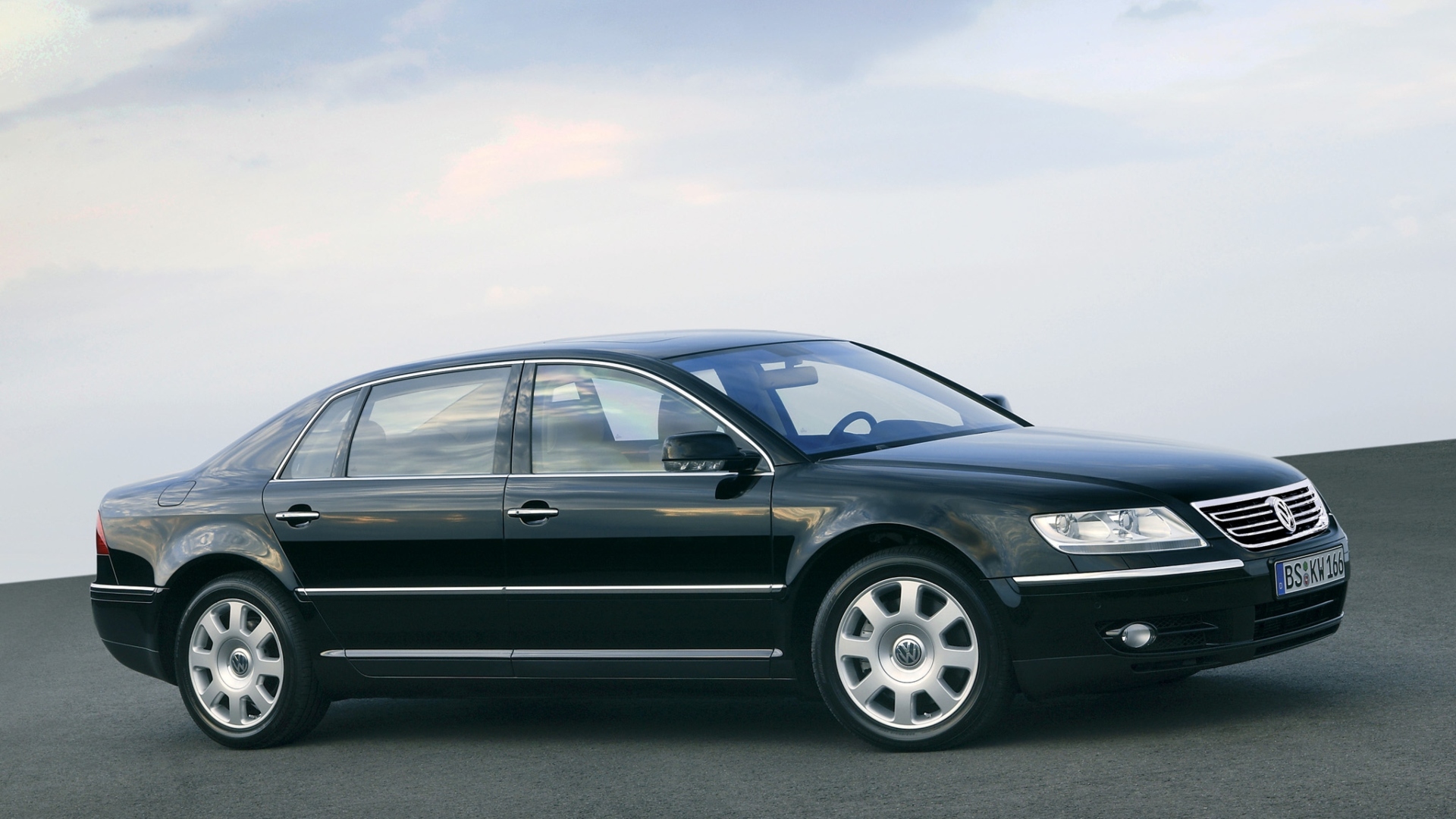 Volkswagen-Phaeton-1 Volkswagen-Phaeton-1