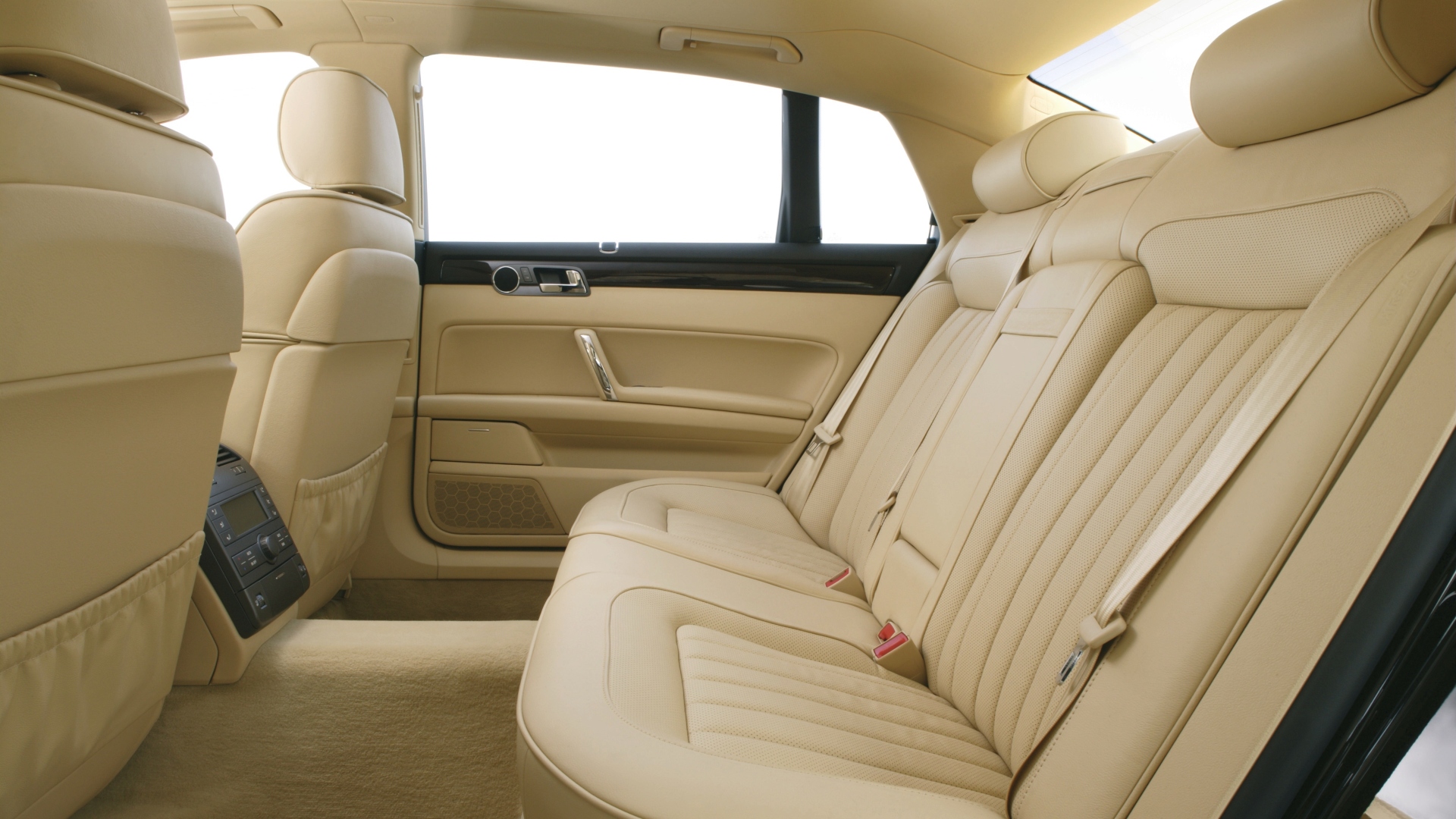 Volkswagen-Phaeton-2 Volkswagen-Phaeton-2