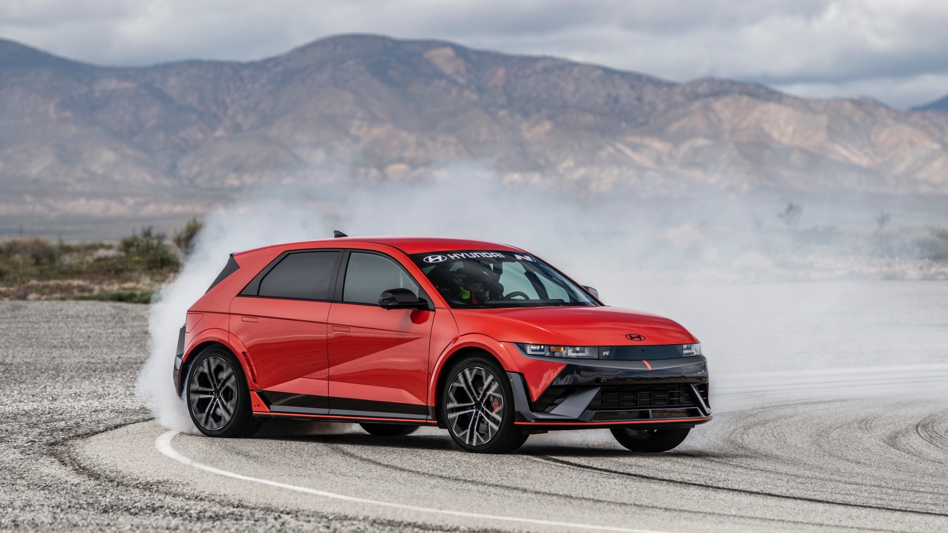 hyundai-ioniq-5-n-pikes-peak-international-hill-climb-electric-production-class-01 hyundai-ioniq-5-n-pikes-peak-international-hill-climb-electric-production-class-01