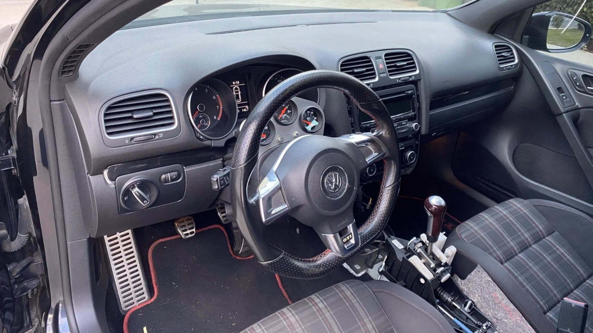 volkswagen-golf-6-gti-motore-centrale-13 volkswagen-golf-6-gti-motore-centrale-13