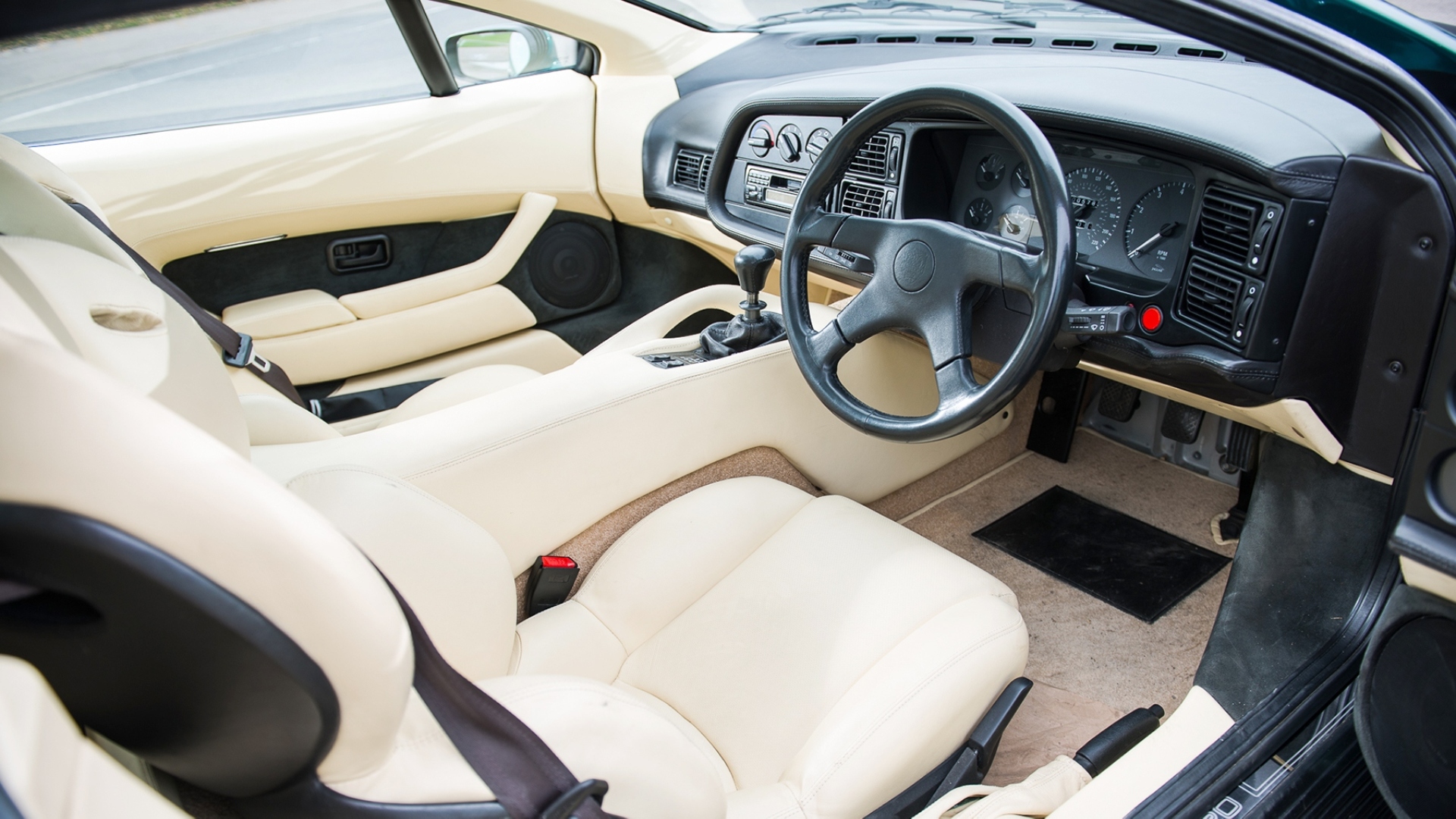 Jaguar-XJ220-altre-2