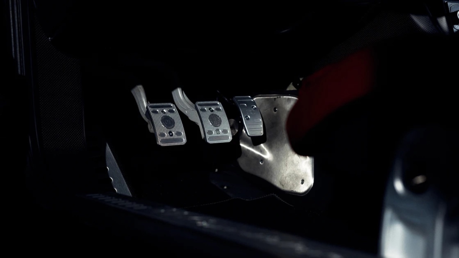 alfa-romeo-8c-competizione-m-officine-fioravanti-manaule-10 alfa-romeo-8c-competizione-m-officine-fioravanti-manaule-10