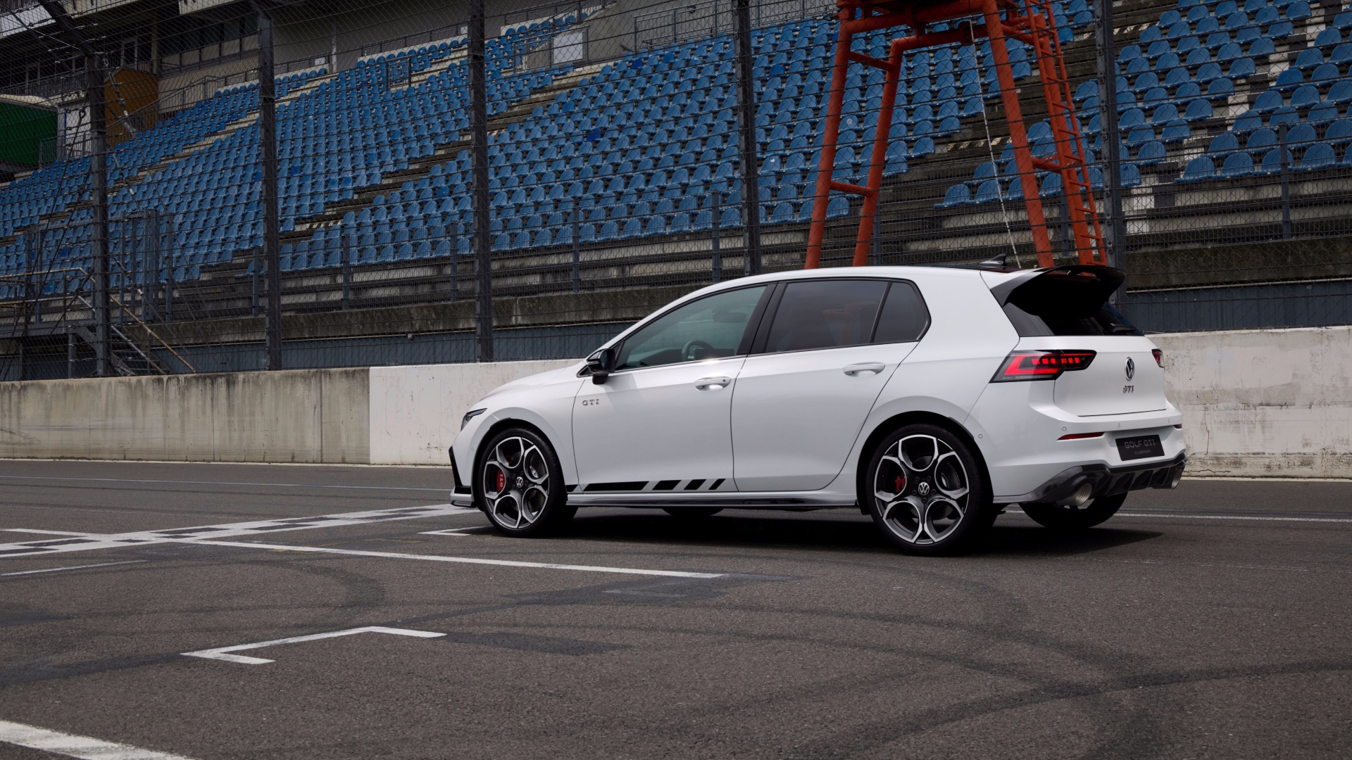 volkswagen-golf-gti-clubsport-19 volkswagen-golf-gti-clubsport-19