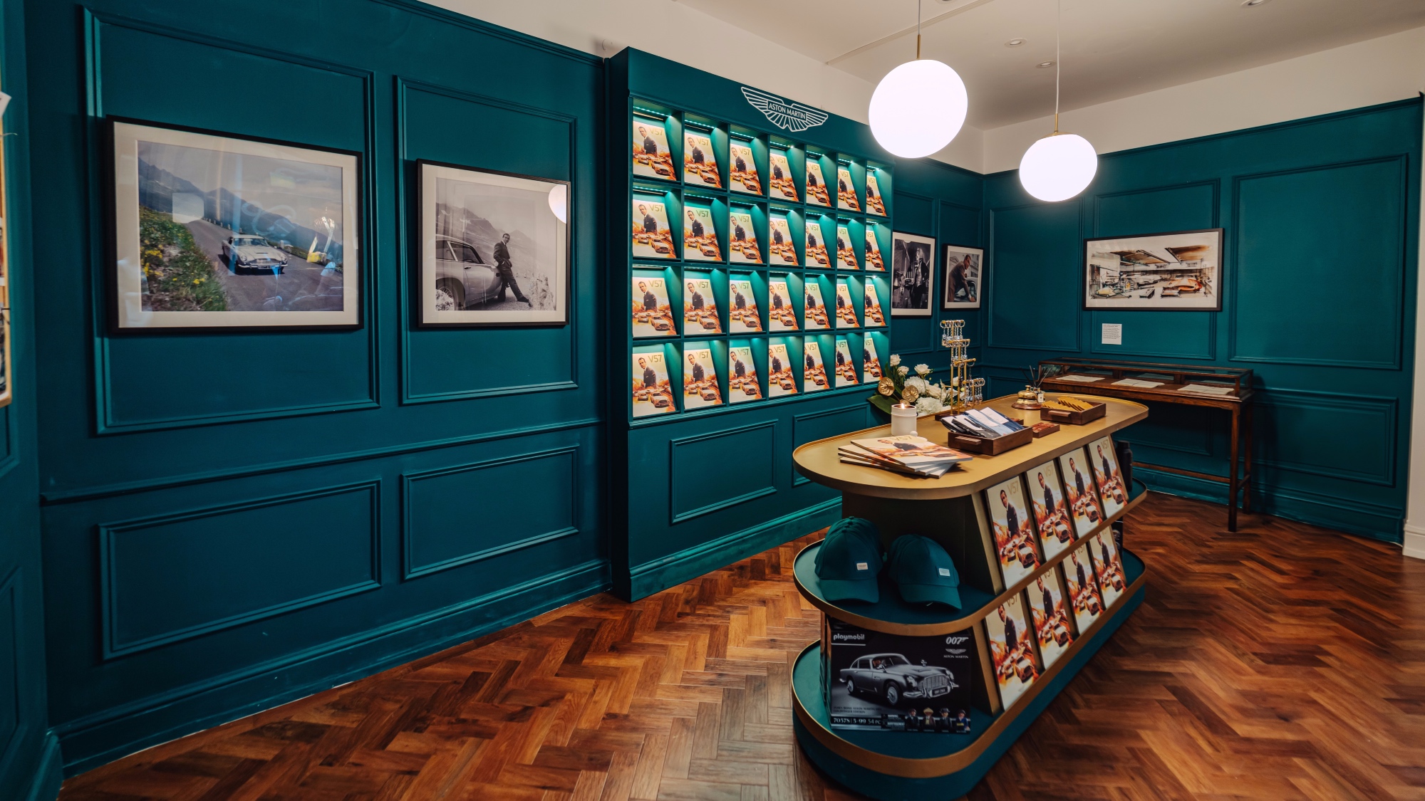 Aston Martin celebrates 60th anniversary of Goldfinger (3) Aston Martin celebrates 60th anniversary of Goldfinger (3)