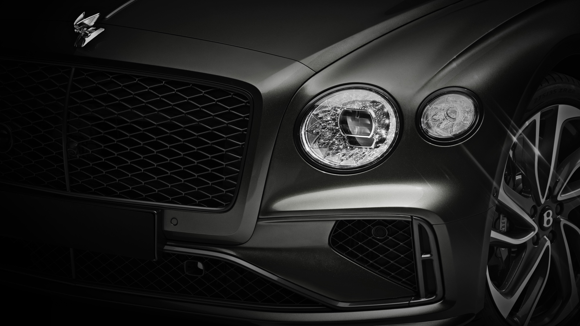 La prossima Bentley Flying Spur sarà alla spina (e V8)