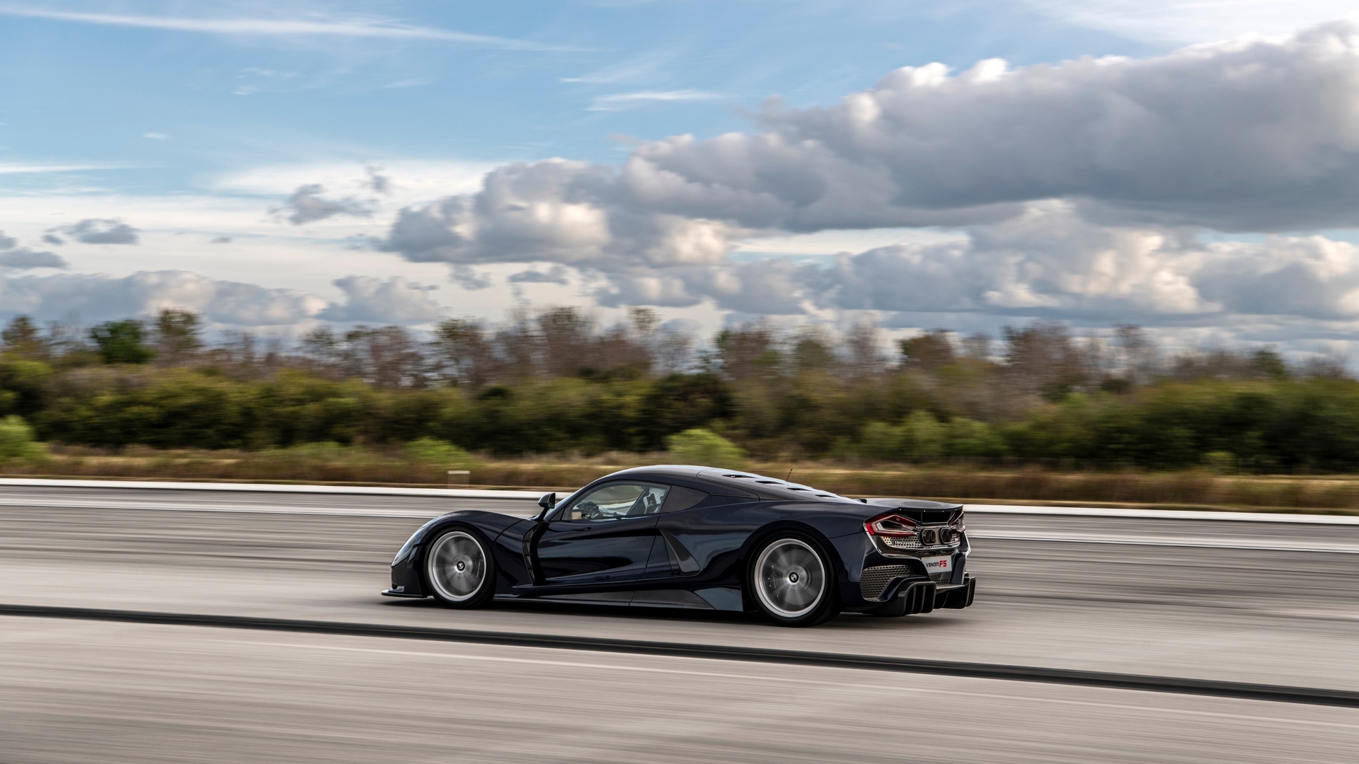 Che quarto di miglio per la Hennessey Venom F5!