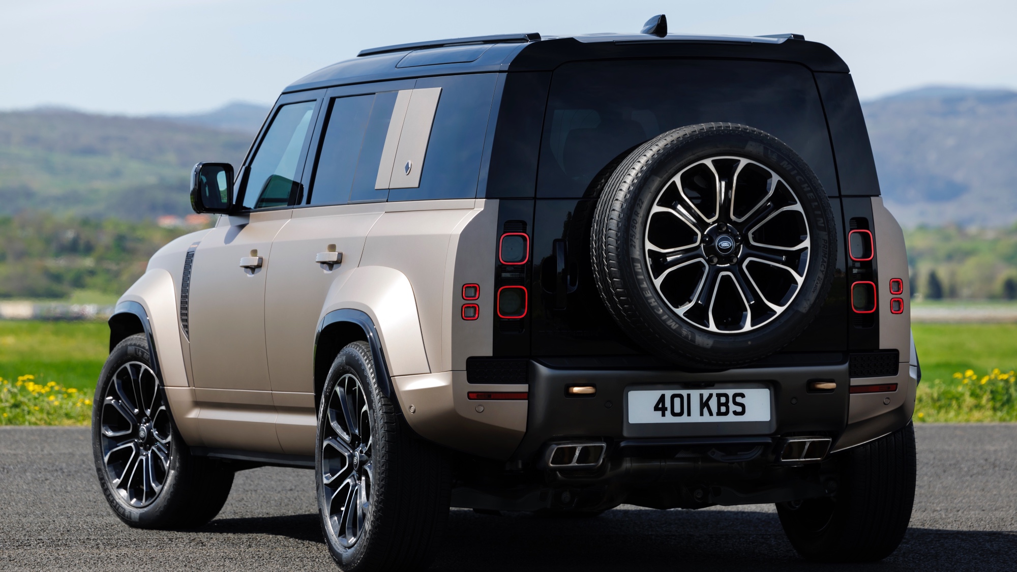 Land-Rover-Defender-Octa-2024-12 Land-Rover-Defender-Octa-2024-12
