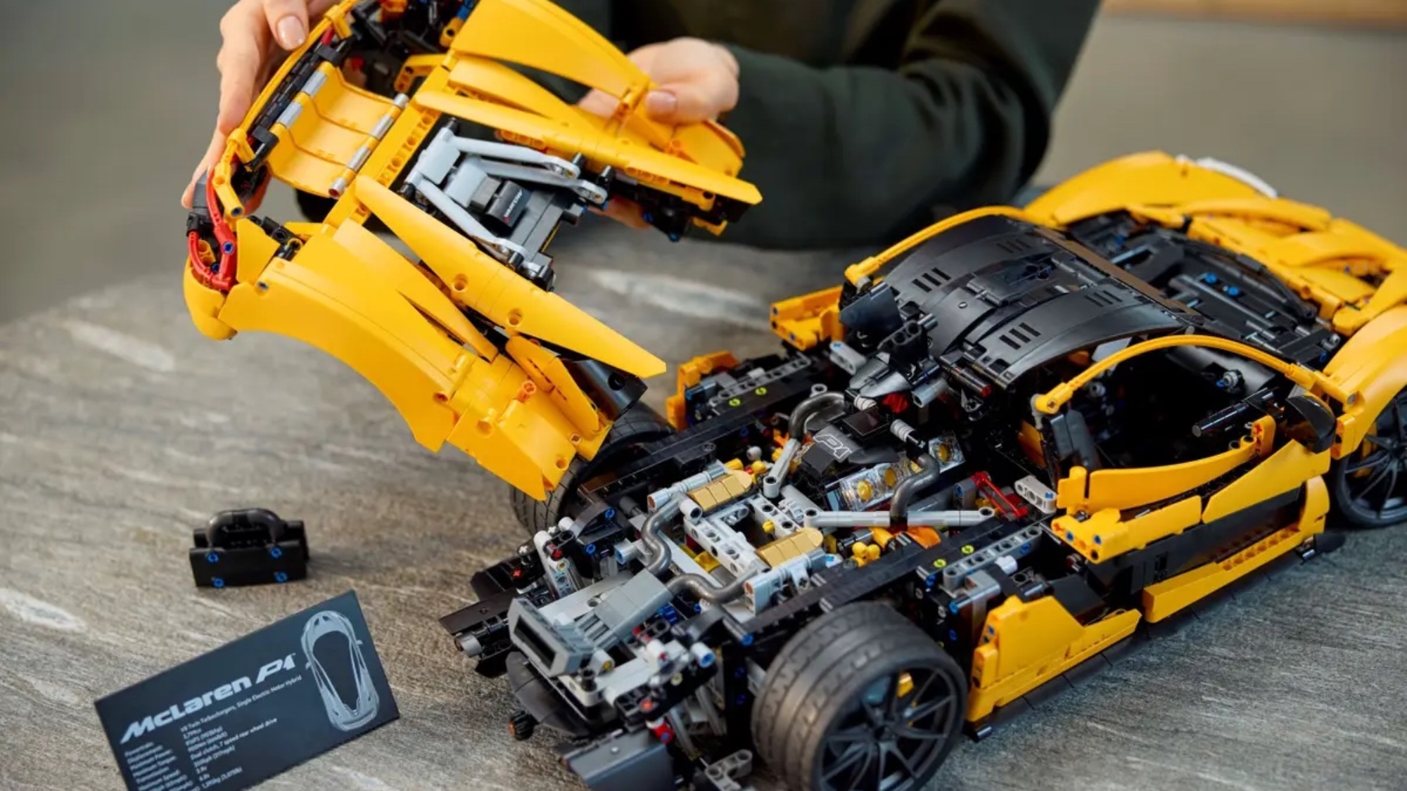 McLaren-P1-Lego-Technic-3