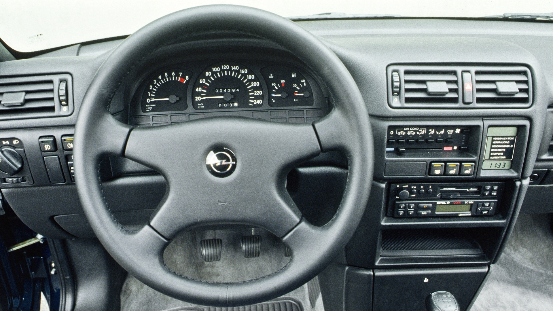 Opel-Calibra-6