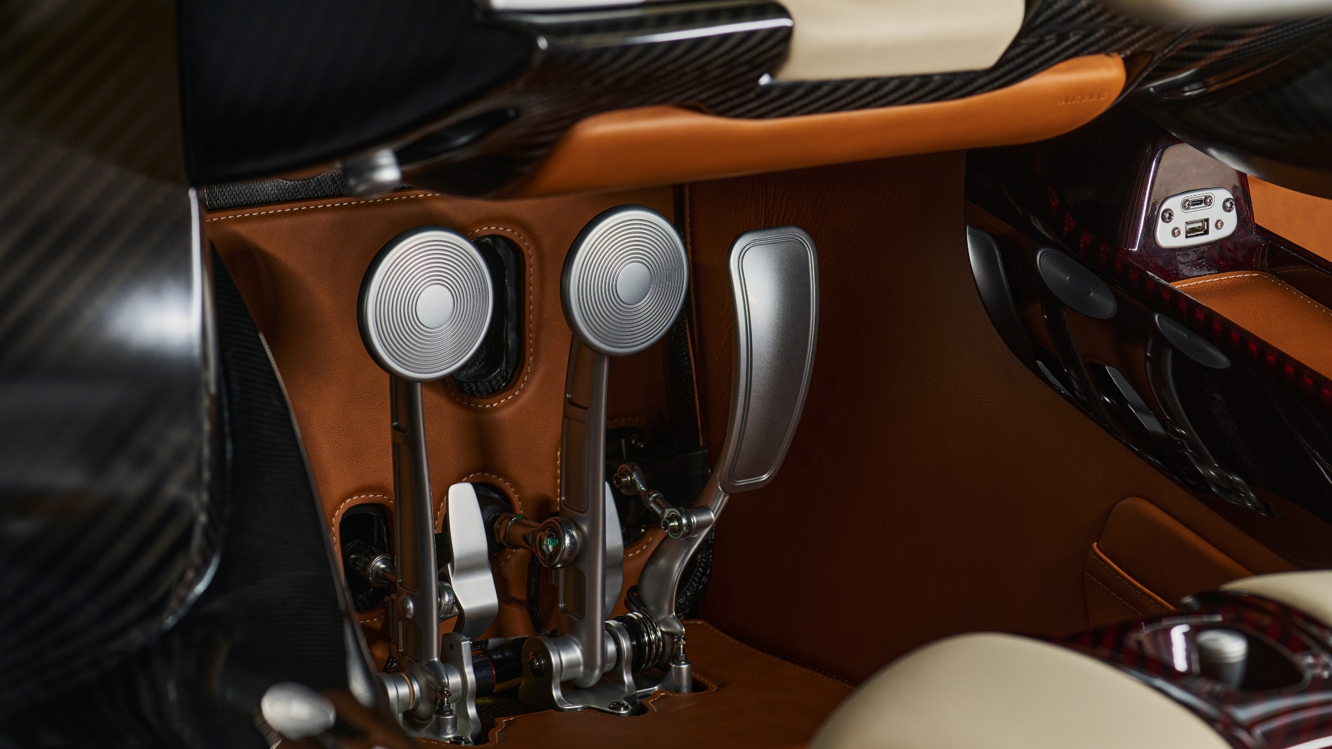 Pagani-Utopia-Roadster-2024-17