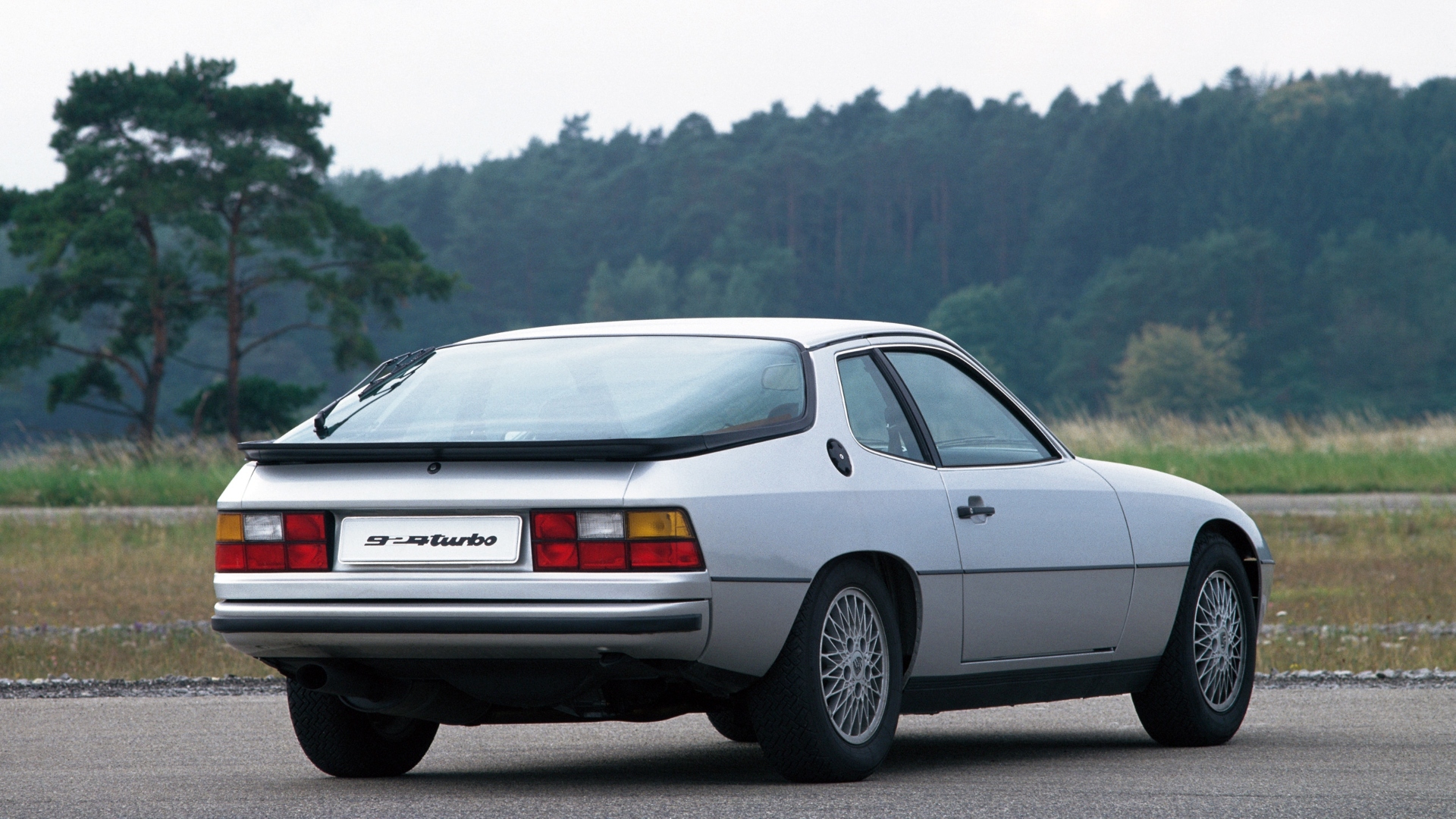 Porsche-924-11