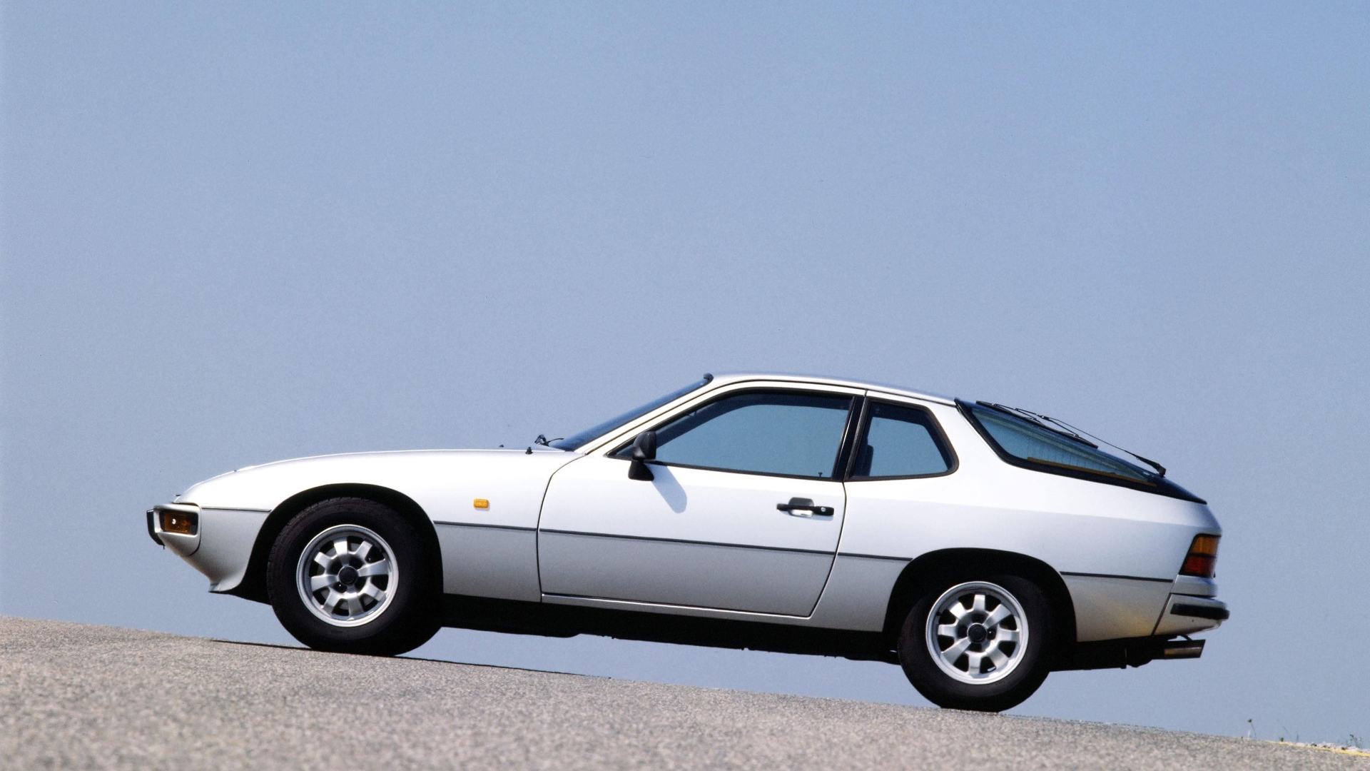 Porsche-924-9