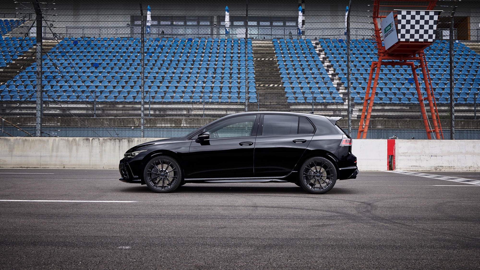 Volkswagen-Golf-R-2024-2 Volkswagen-Golf-R-2024-2