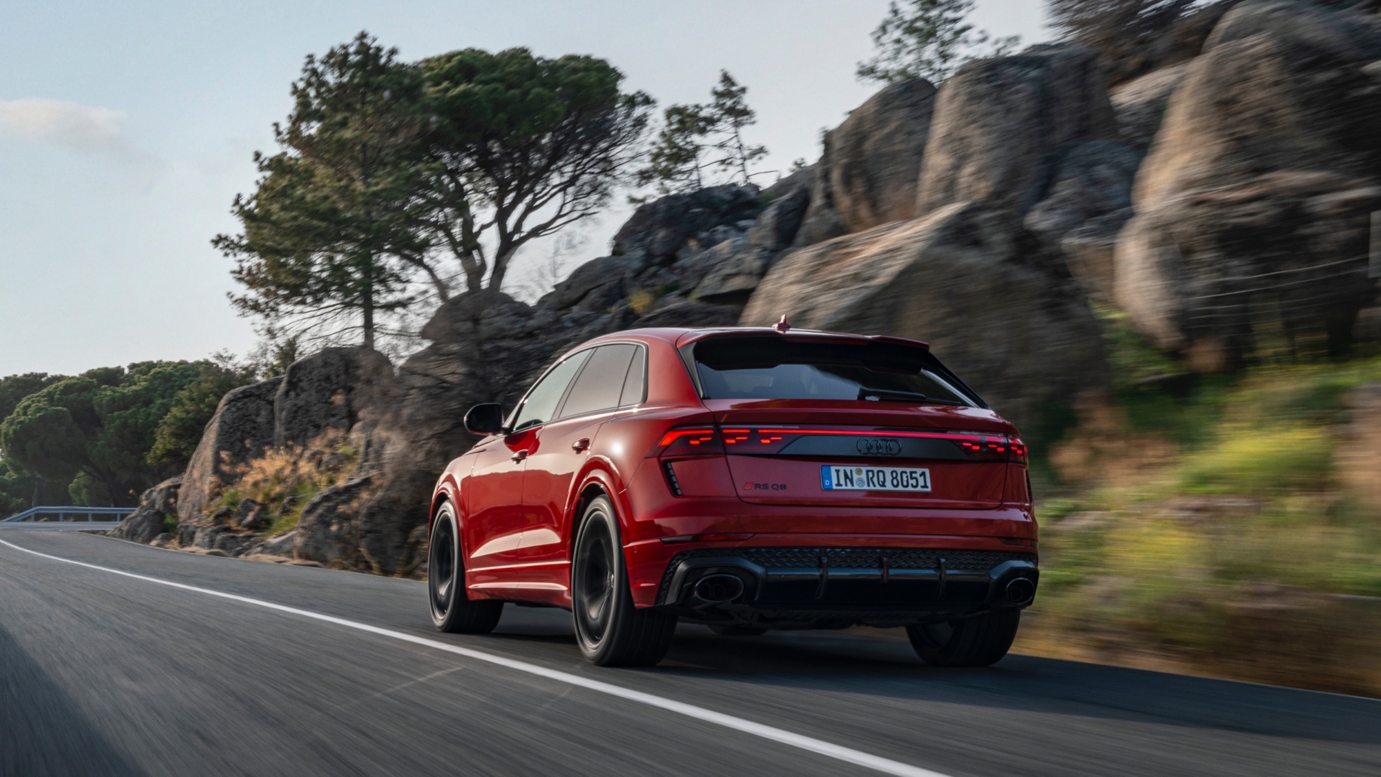 Dynamic photo,Colour: Chilli red metallic