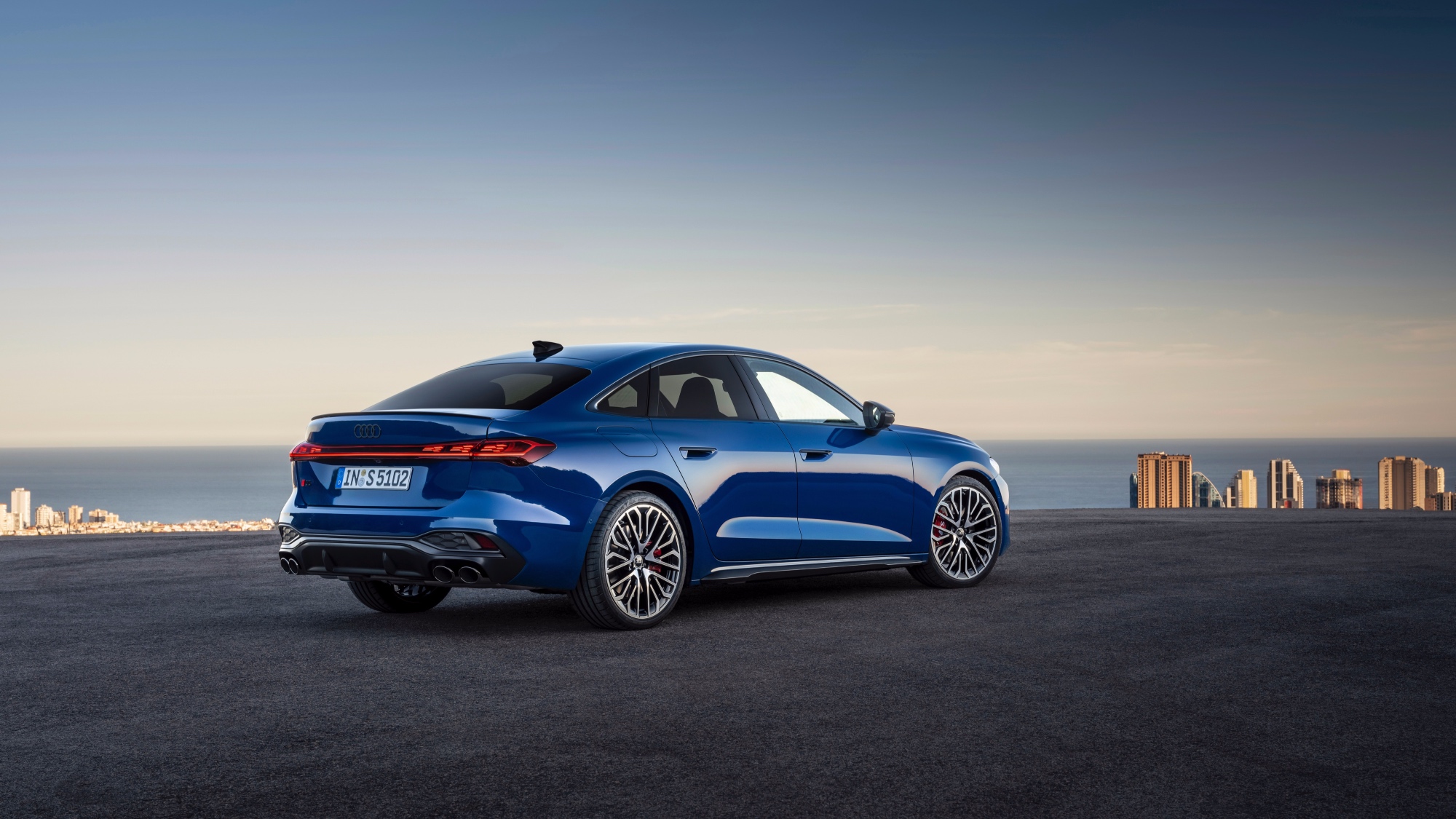 Static photo,
Colour: Ascari blue metallic Static photo,
Colour: Ascari blue metallic