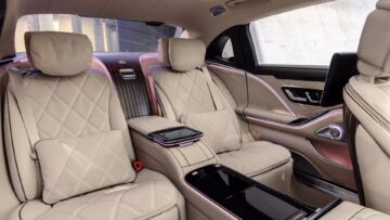 Mercedes-Maybach S-Klasse; Exterieur: designo rubelitrot/kalaharigold; Interieur: Leder Nappa macchiatobeige/bronzebraun pearl; Zierteile: designo Holz Walnuss braun offenporig aluminium linesMercedes-Maybach S-Class; exterior: designo rubelit red/kalahari gold; interior: Leather Nappa macchiato beige / bronze brown pearl; trim parts: designo brown open-pore walnut wood with aluminium lines Mercedes-Maybach S-Klasse; Exterieur: designo rubelitrot/kalaharigold; Interieur: Leder Nappa macchiatobeige/bronzebraun pearl; Zierteile: designo Holz Walnuss braun offenporig aluminium linesMercedes-Maybach S-Class; exterior: designo rubelit red/kalahari gold; interior: Leather Nappa macchiato beige / bronze brown pearl; trim parts: designo brown open-pore walnut wood with aluminium lines