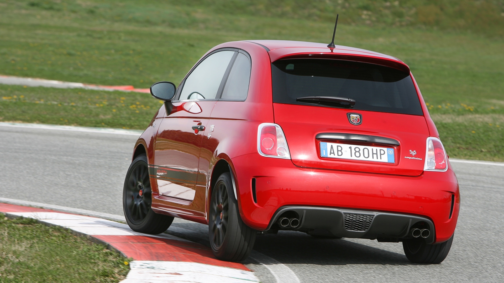 Abarth-500-595-695-11 Abarth-500-595-695-11