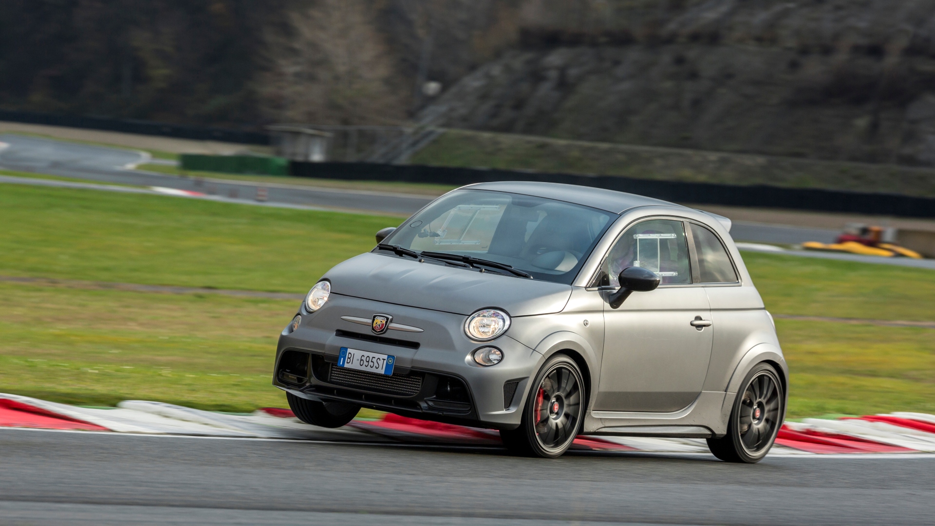 Abarth-500-595-695-14 Abarth-500-595-695-14