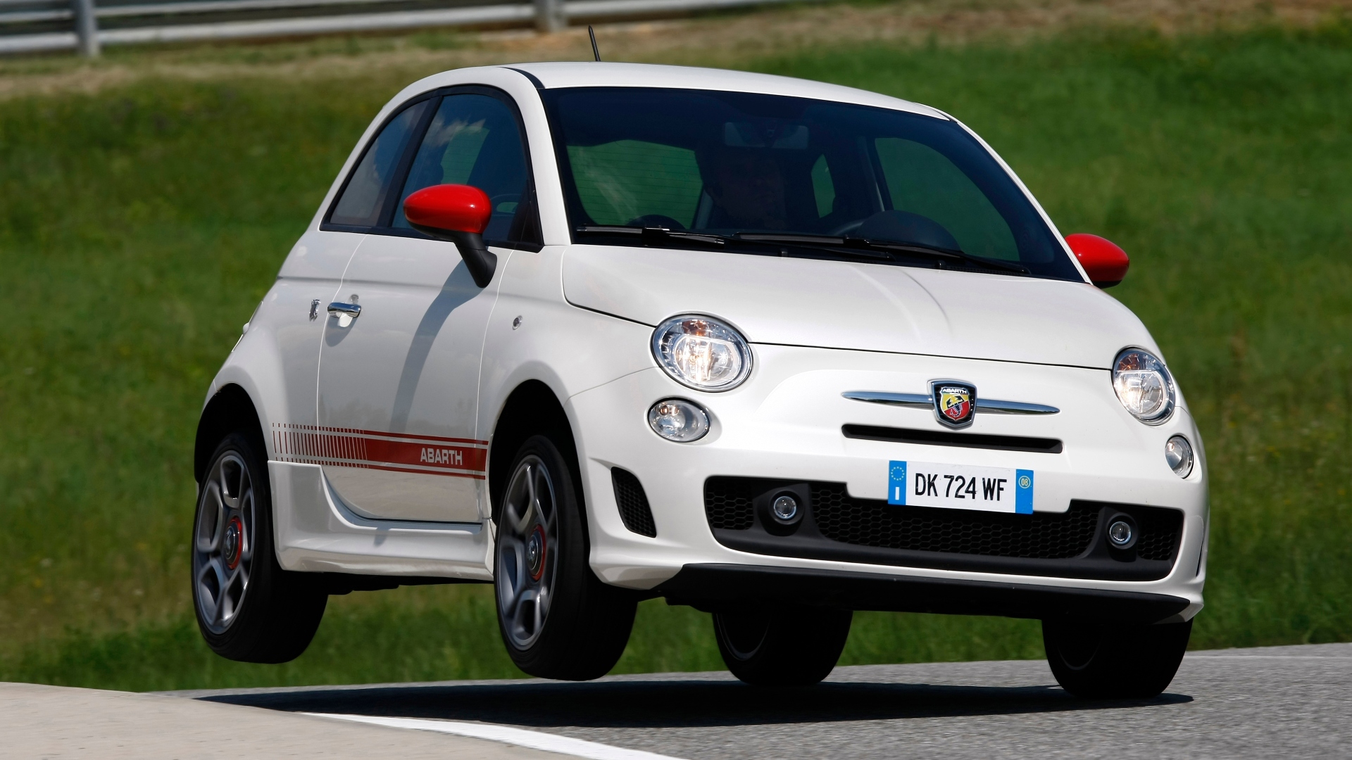 Abarth-500-595-695-4 Abarth-500-595-695-4