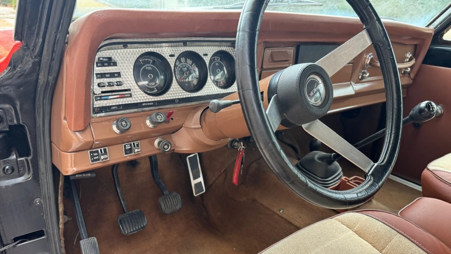 Jeep-Cheeroke-ex-Renato-Zero-asta-2024-15 Jeep-Cheeroke-ex-Renato-Zero-asta-2024-15