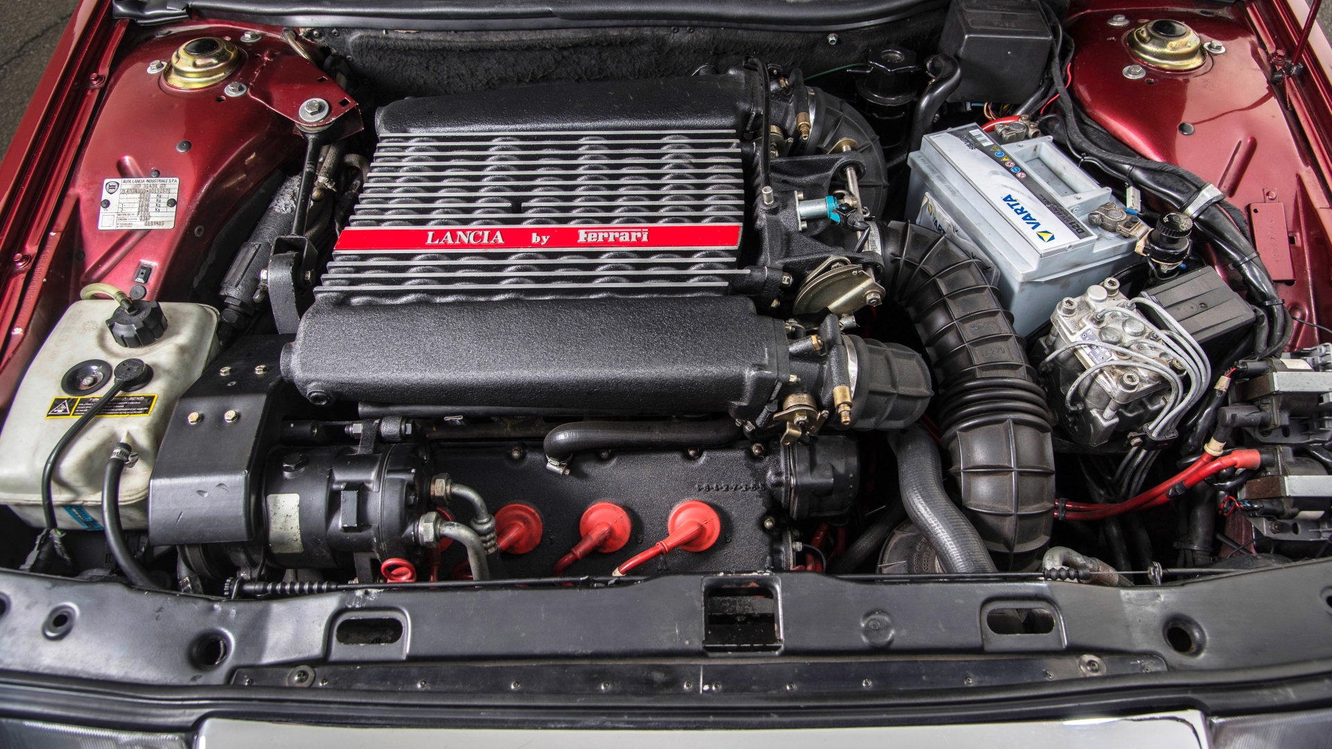 Lancia-Thema-8.32-Ferrari-5