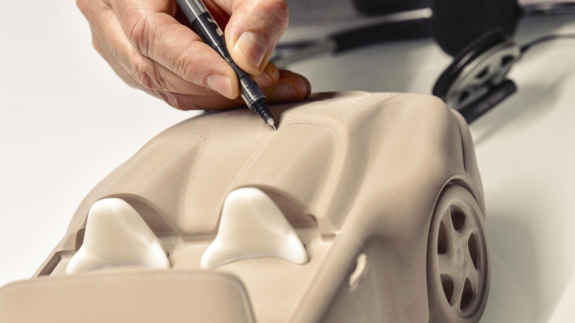 Porsche-911-Speedster-Tipo-993-progetti-speciali-exclusive-manufaktur-sonderwunsch-2024-15