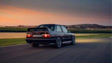 Redux+002+-+Rolling+Rear+Passenger+3_4+-+3+compressed-BMW-M3-E30-by-Redux-
