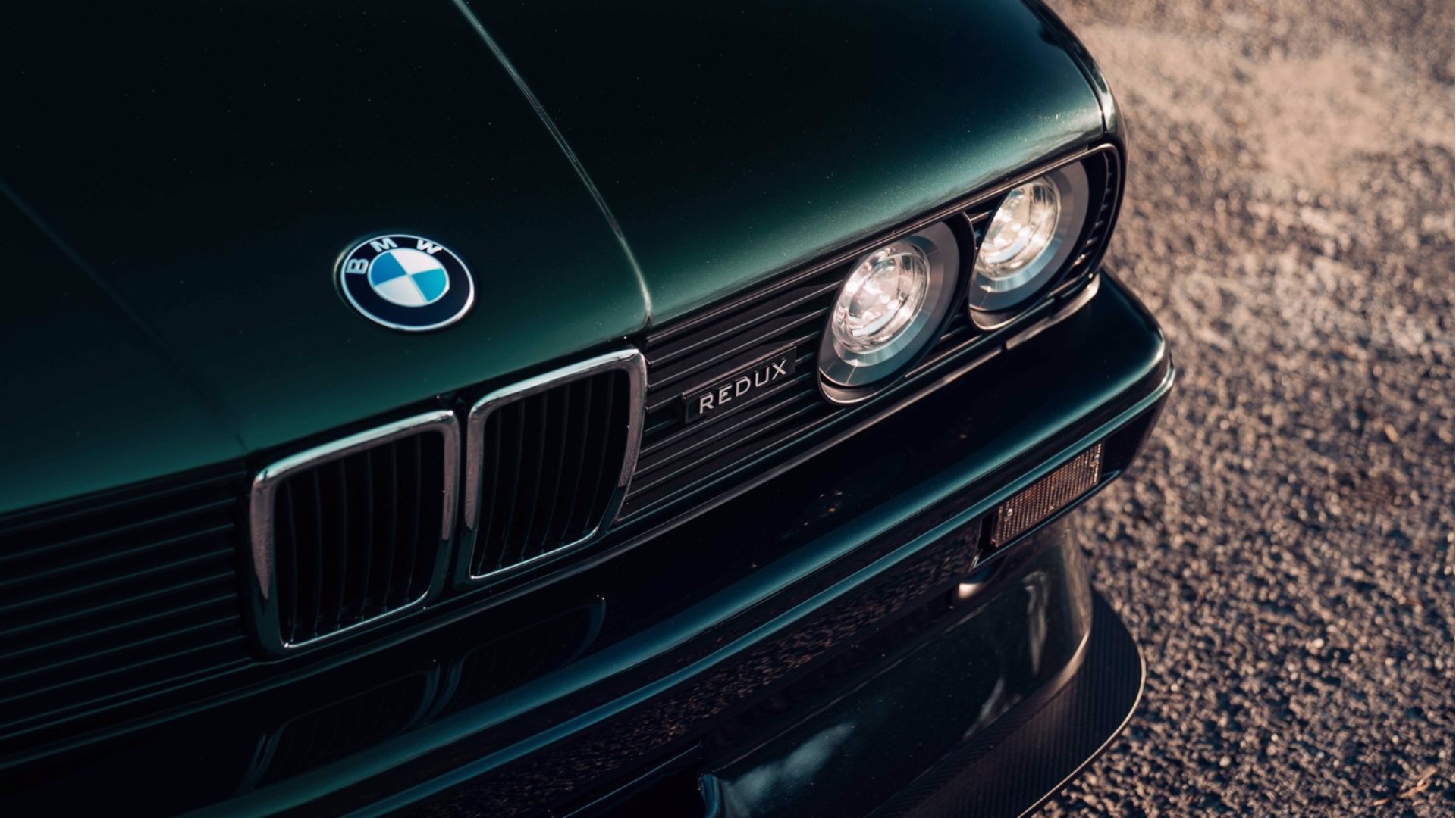 Redux+002+-+Sunlight+Front+End+Green+Redux+Logo+compressed-BMW-M3-E30-by-Redux-