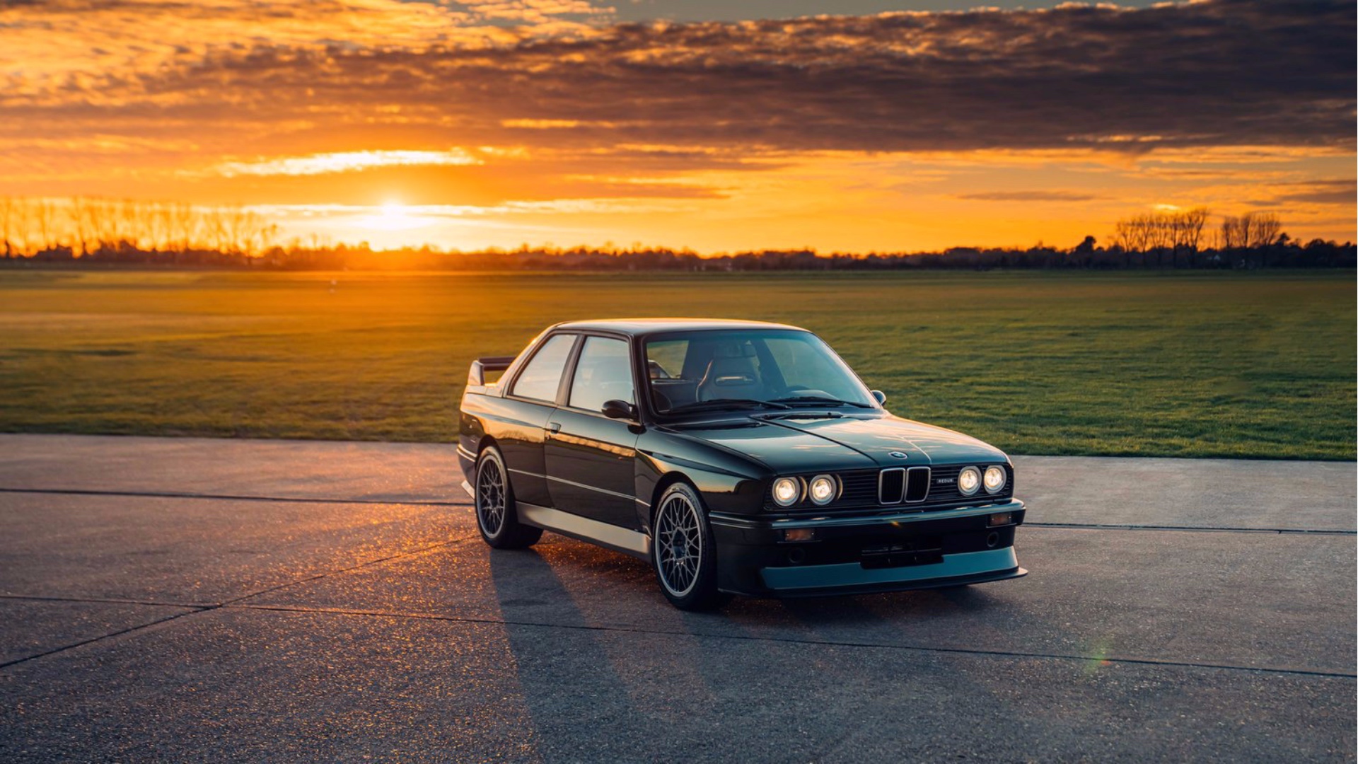 Redux+002+-+Sunset+Front+3_4+High+Angle+-+HDR+compressed-BMW-M3-E30-by-Redux-