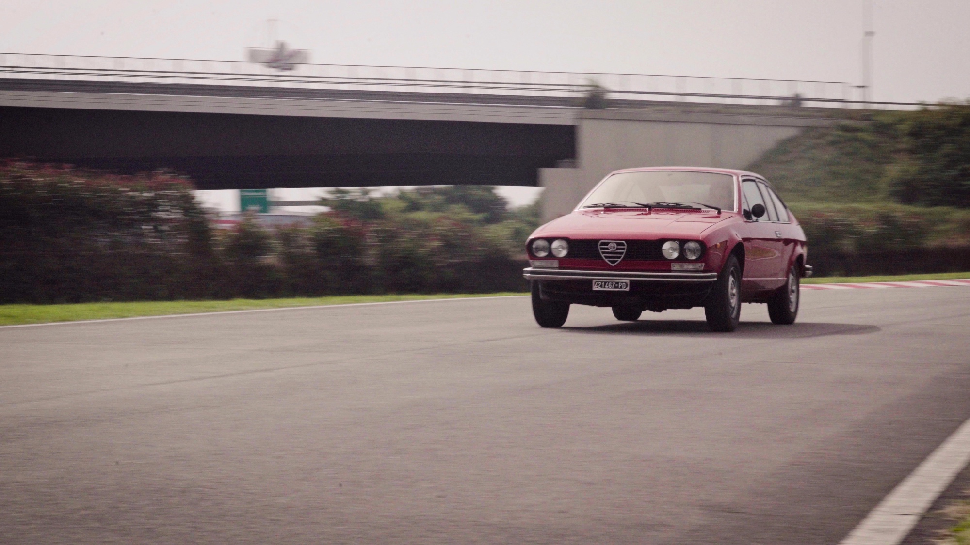 alfa-romeo-alfetta-gt-guida-test-drive-veloce-prova-15