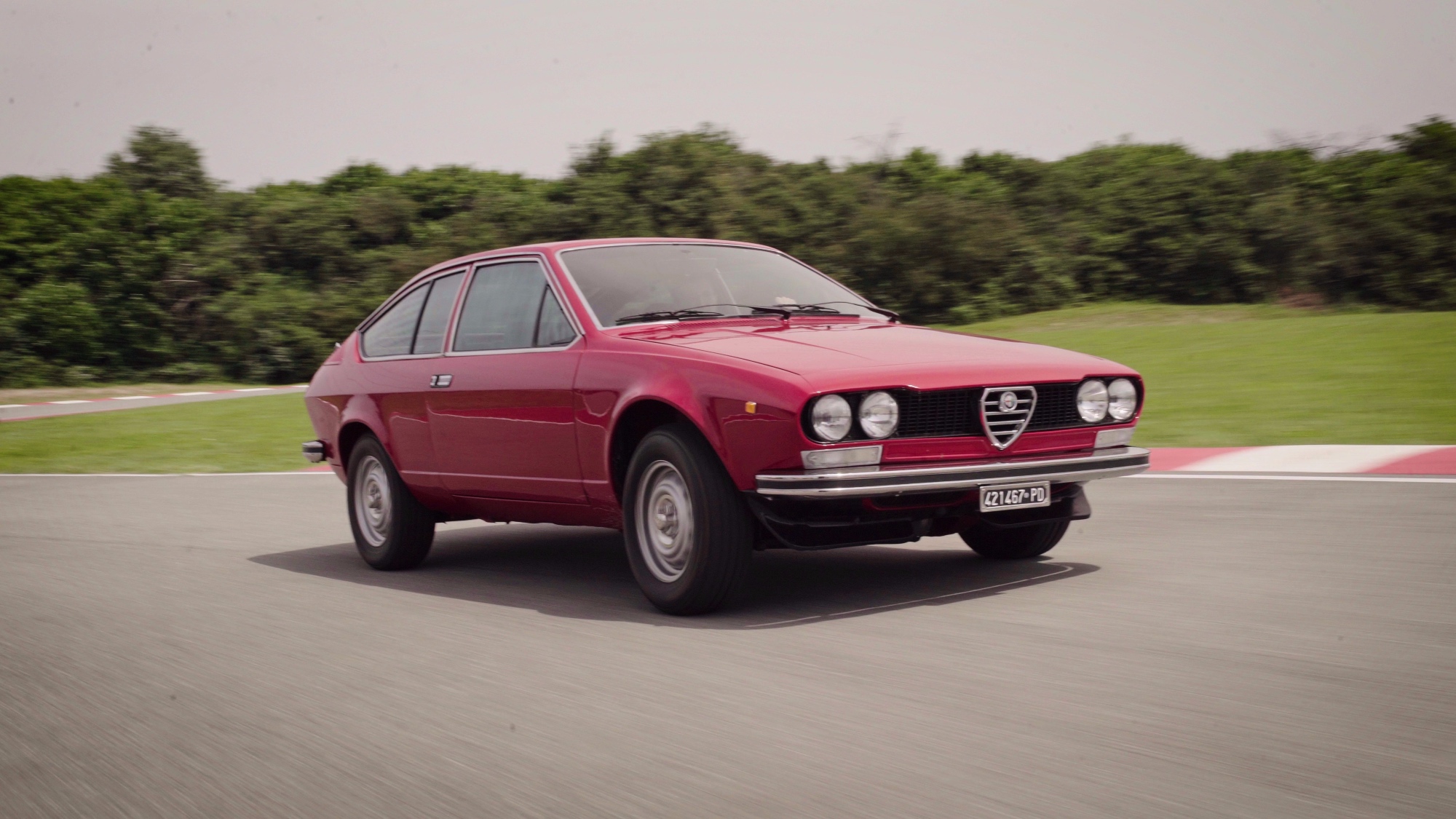 alfa-romeo-alfetta-gt-guida-test-drive-veloce-prova-5