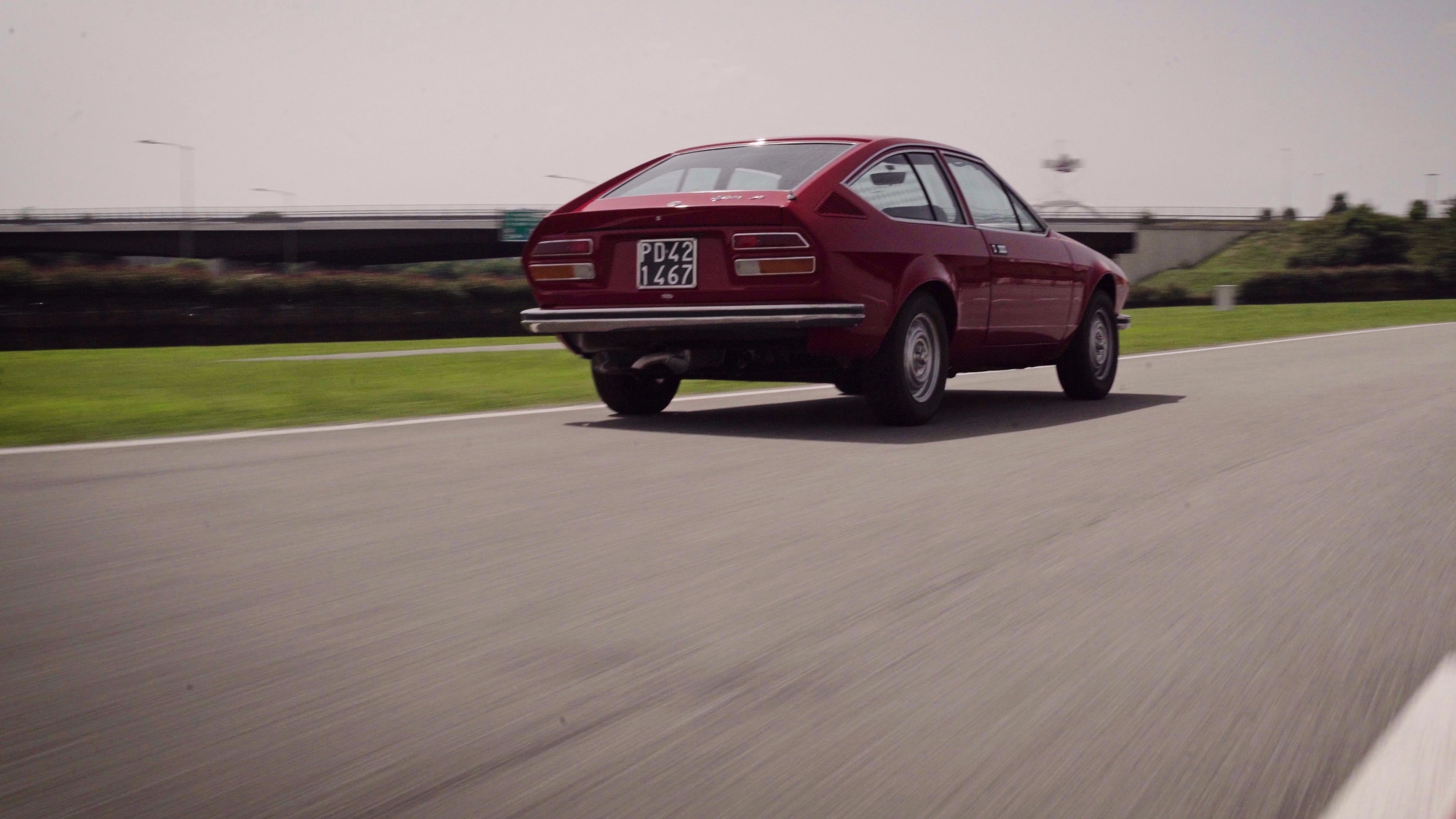 alfa-romeo-alfetta-gt-guida-test-drive-veloce-prova-9