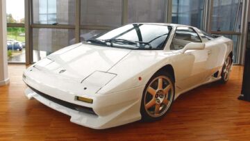 10 (cilindri) e lode: Lamborghini P140