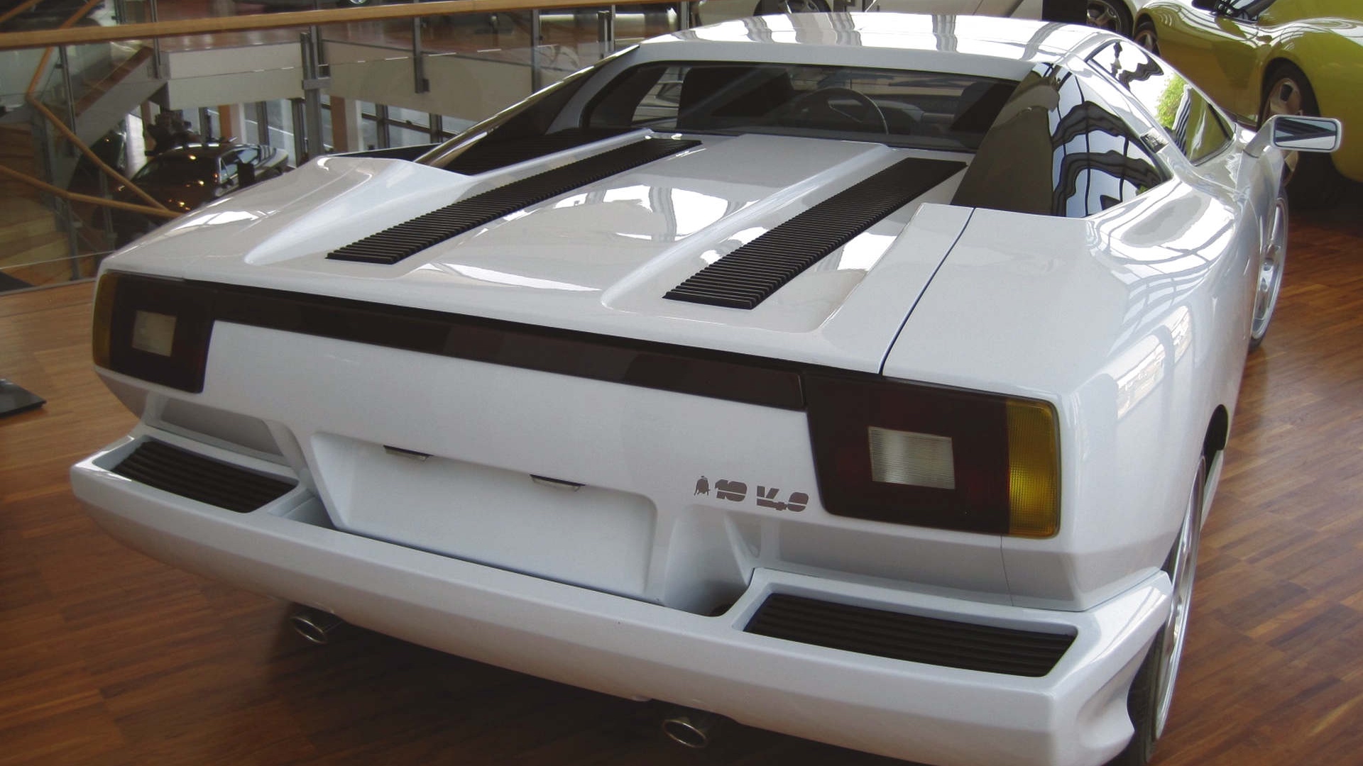 lamborghini_p140_veloce_2