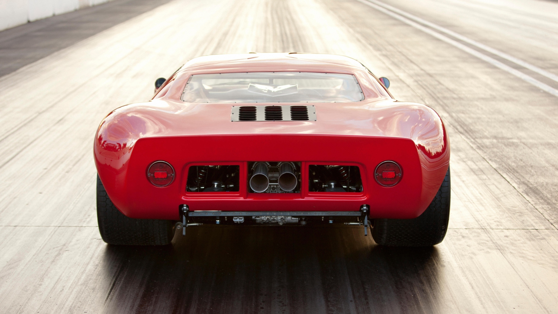 Ford-GT40-1964-2024-60-anni-le-mans-66-vs-ferrari-11 Ford-GT40-1964-2024-60-anni-le-mans-66-vs-ferrari-11