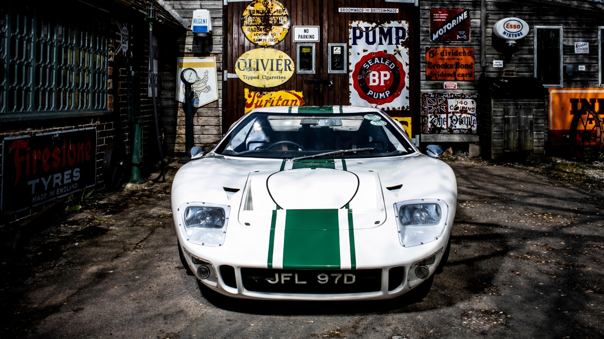 Ford-GT40-1964-2024-60-anni-le-mans-66-vs-ferrari-15 Ford-GT40-1964-2024-60-anni-le-mans-66-vs-ferrari-15