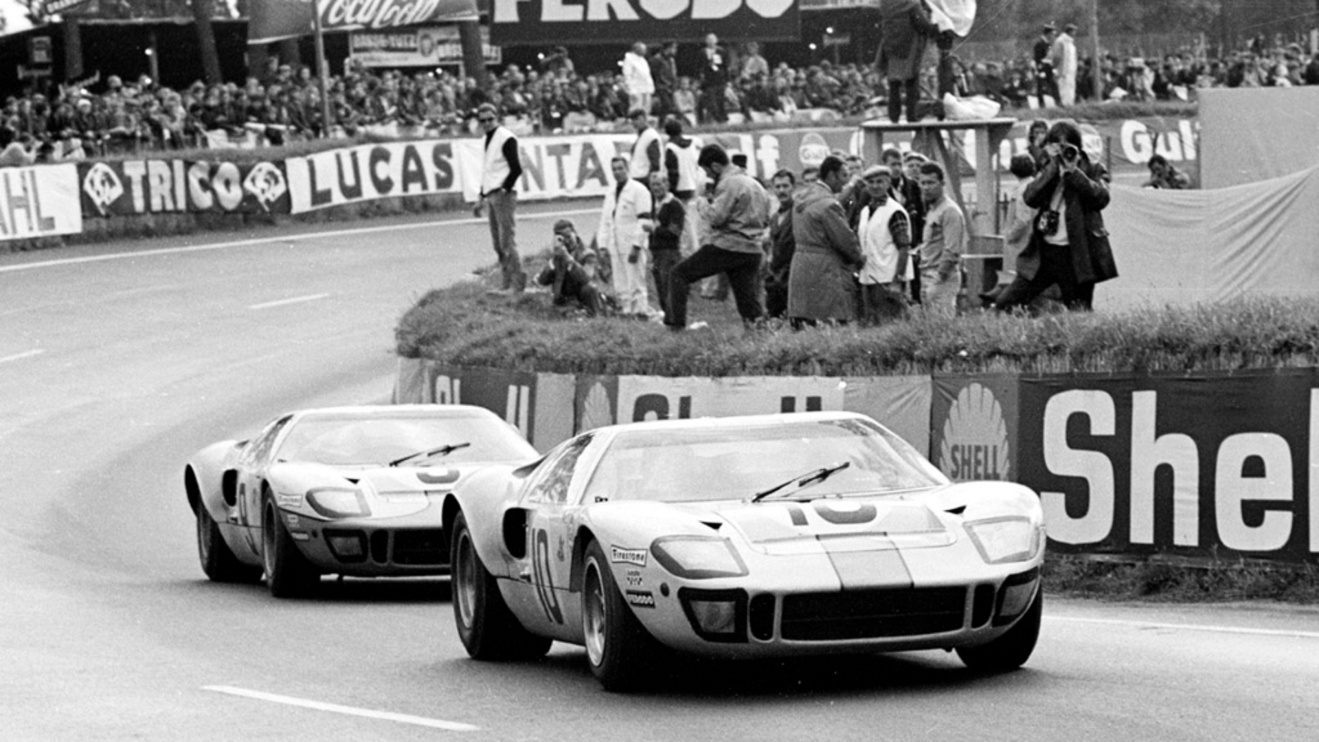 Ford-GT40-1964-2024-60-anni-le-mans-66-vs-ferrari-20 Ford-GT40-1964-2024-60-anni-le-mans-66-vs-ferrari-20