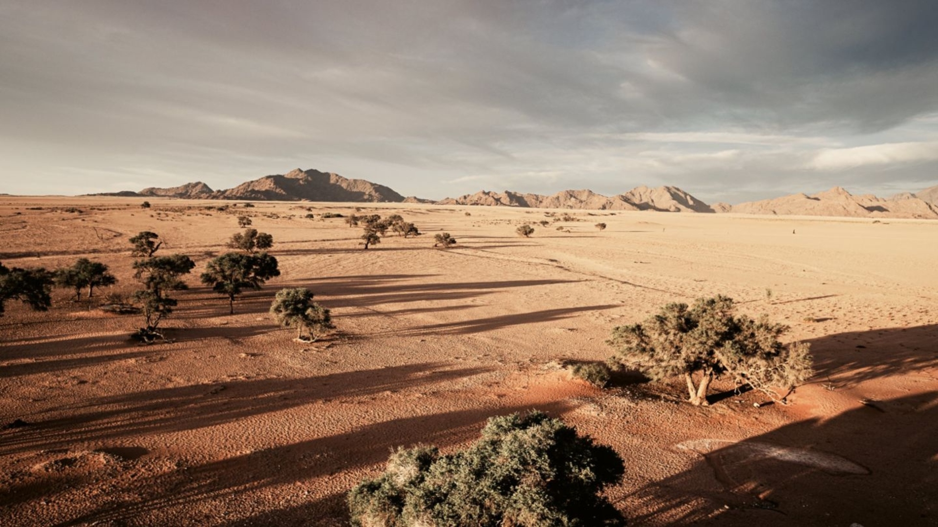 Porsche-911-Camp-Namibia-Dakar-2024-experience-8 Porsche-911-Camp-Namibia-Dakar-2024-experience-8