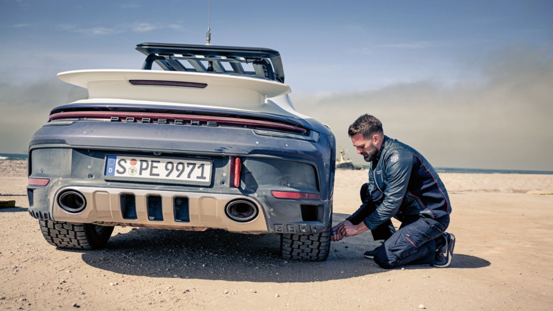 Porsche-911-Camp-Namibia-Dakar-2024-experience-9 Porsche-911-Camp-Namibia-Dakar-2024-experience-9