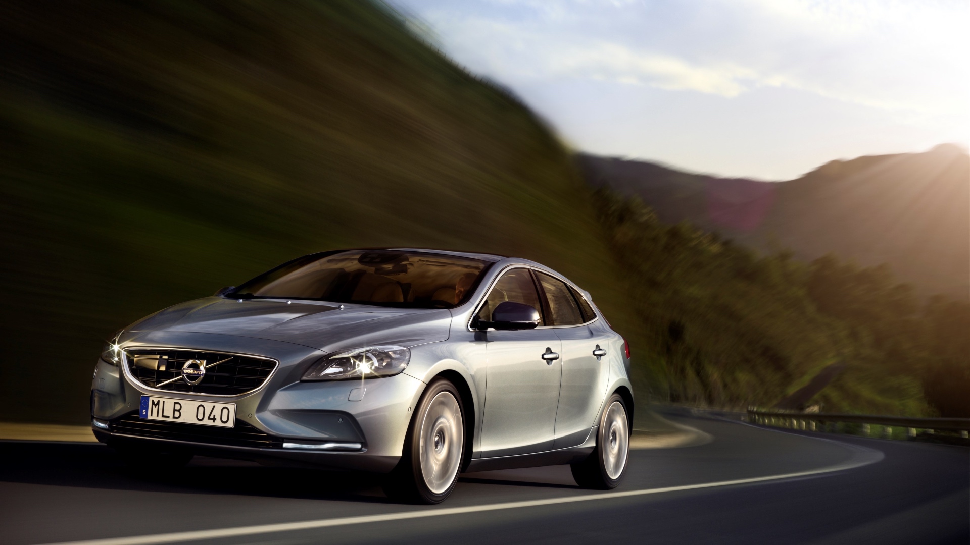 Volvo-V40-2