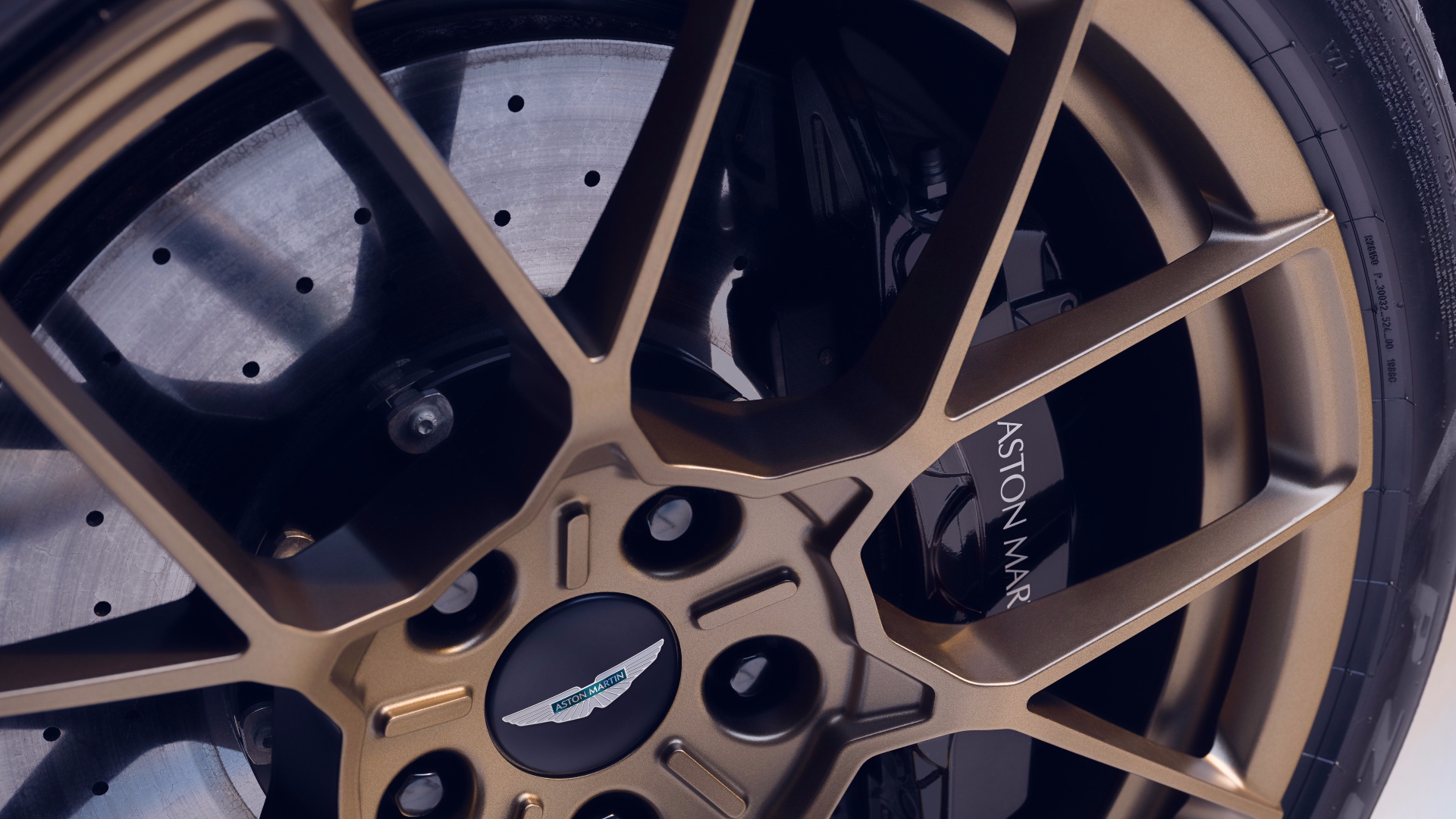 aston-martin-vanquish-2024-17