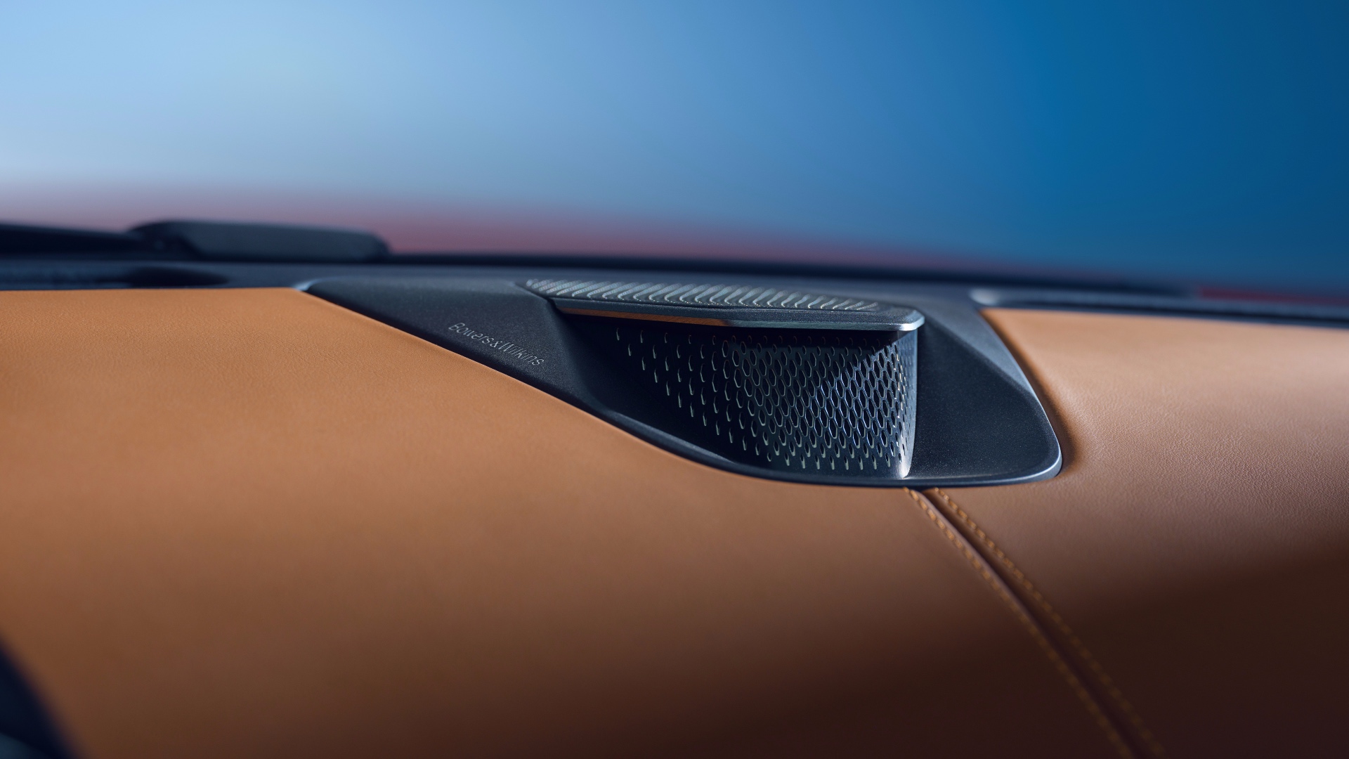 aston-martin-vanquish-2024-23