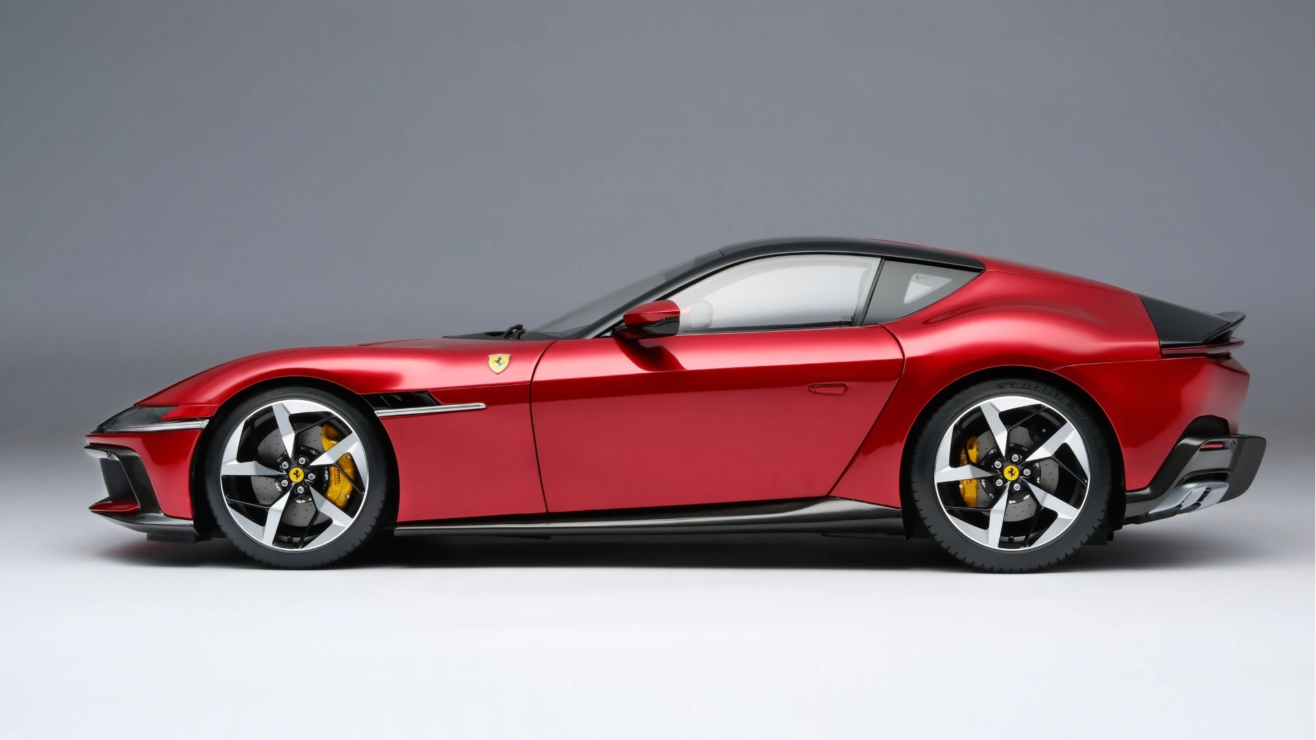 Amalgam-modellino-Ferrari-12Cilindri-2024-10