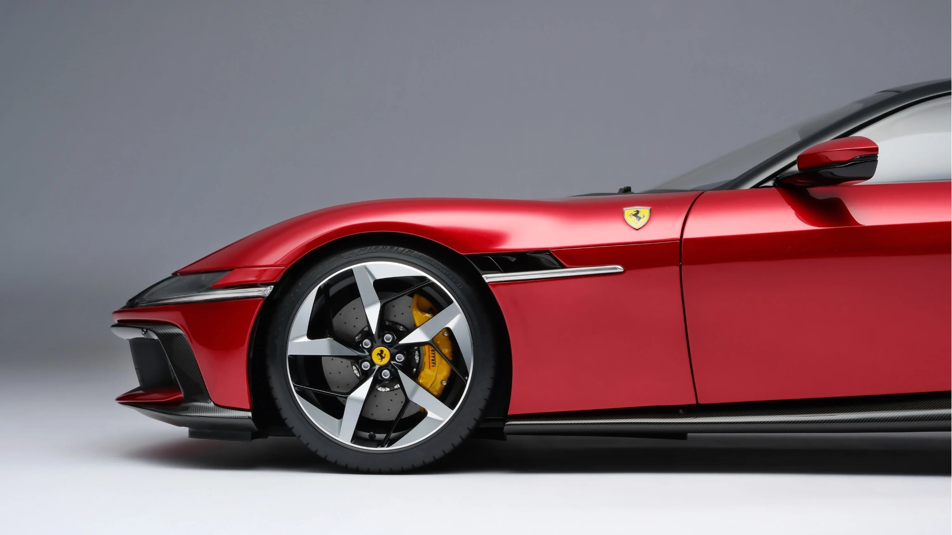 Amalgam-modellino-Ferrari-12Cilindri-2024-11