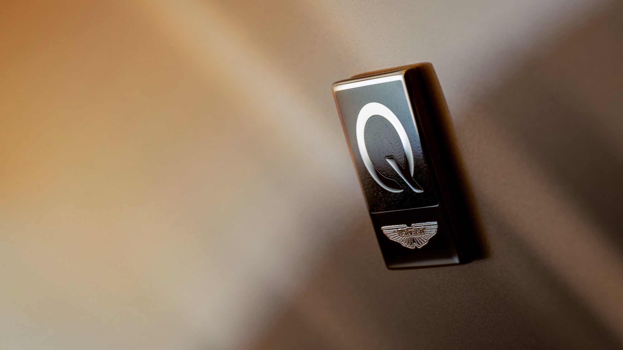 Aston_Martin_DB12_Goldfinger_Edition (7)