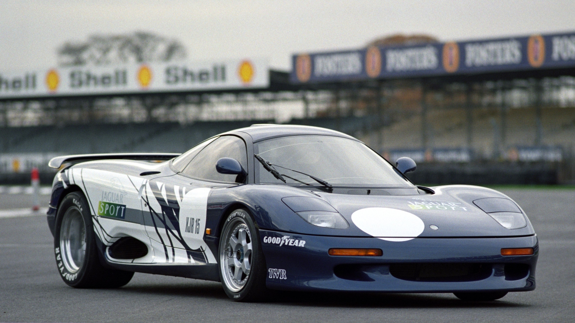 Ora sì che ricorderete per sempre la Jaguar XJR-15