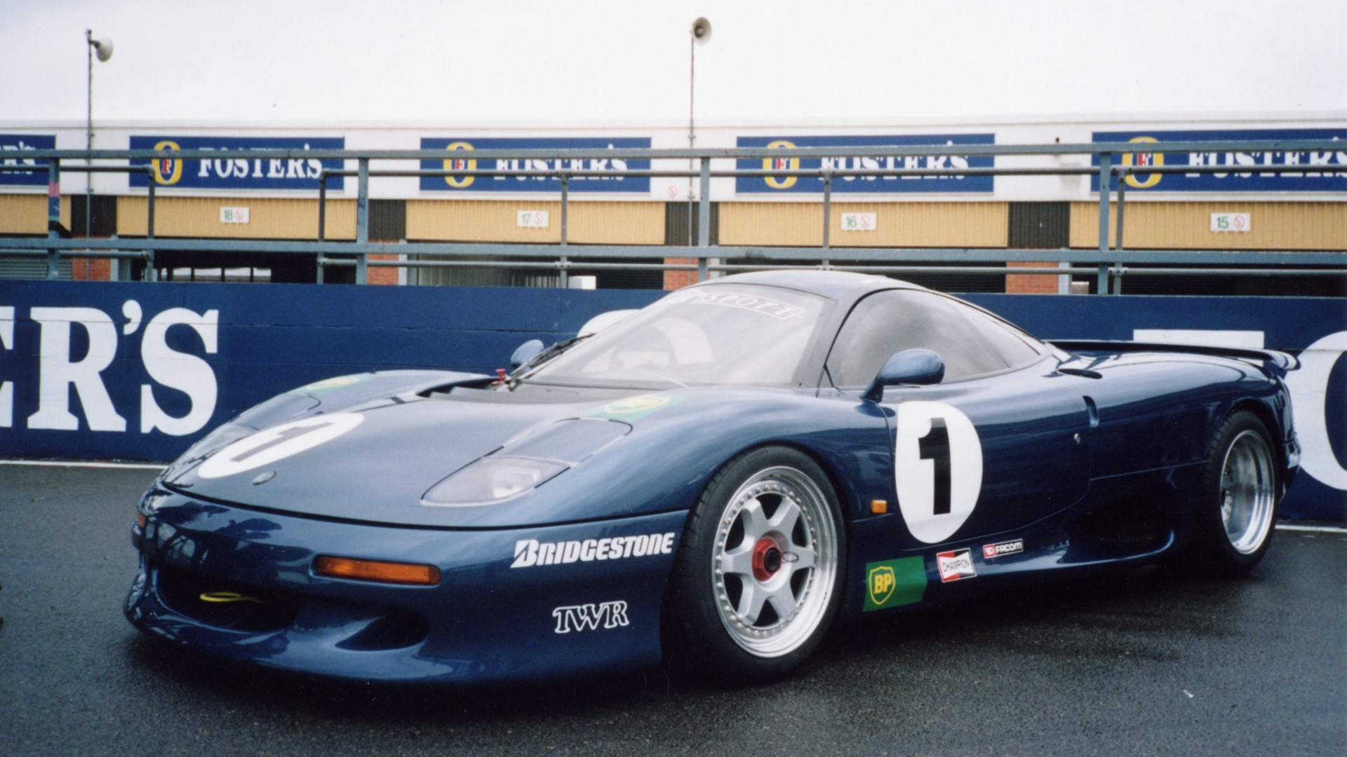 Jaguar-XJR-15-6 Jaguar-XJR-15-6