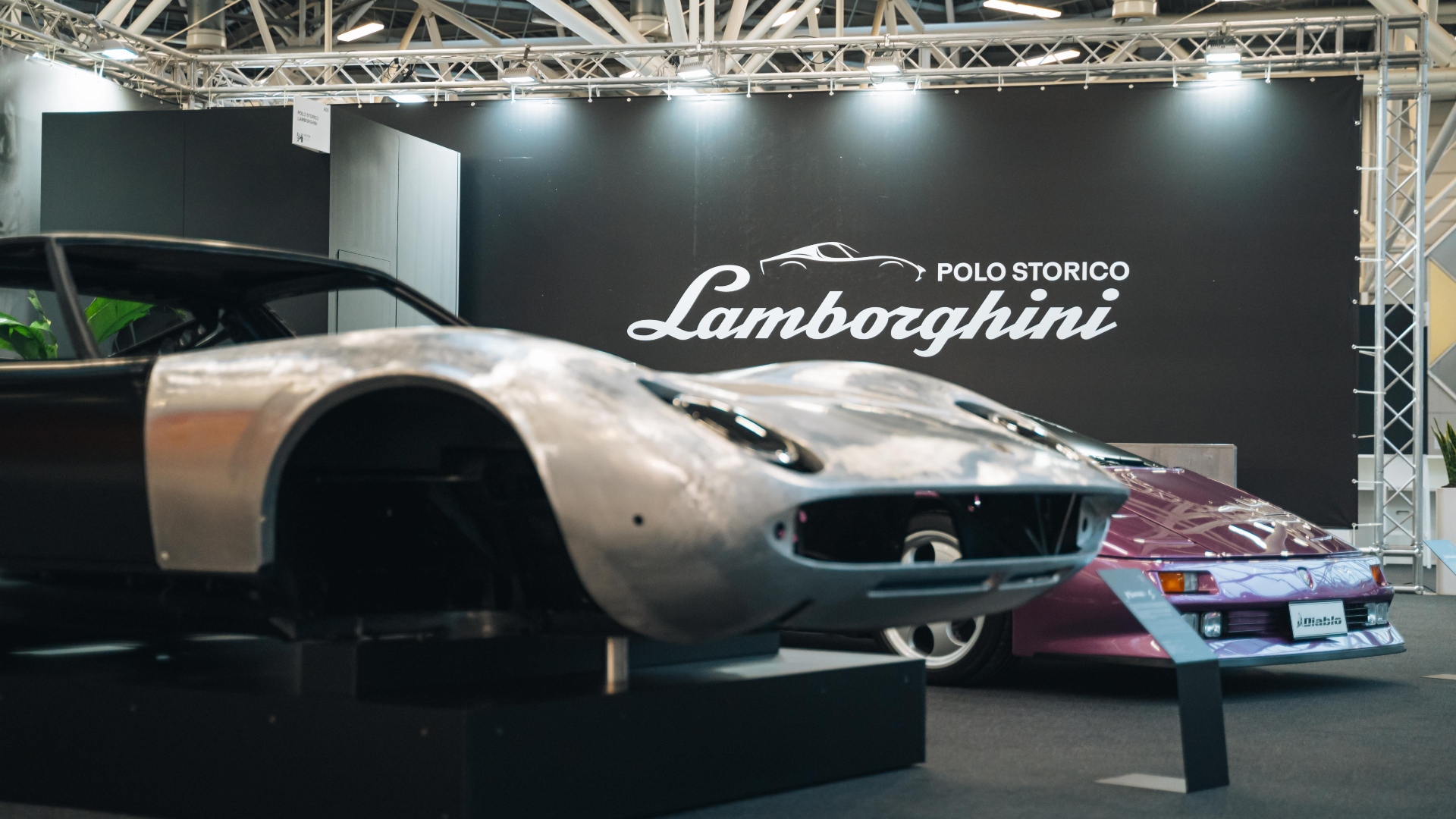Lamborghini-polo-storico-auto-e-moto-depoca-2024-fiera-Miura-Diablo-2 Lamborghini-polo-storico-auto-e-moto-depoca-2024-fiera-Miura-Diablo-2