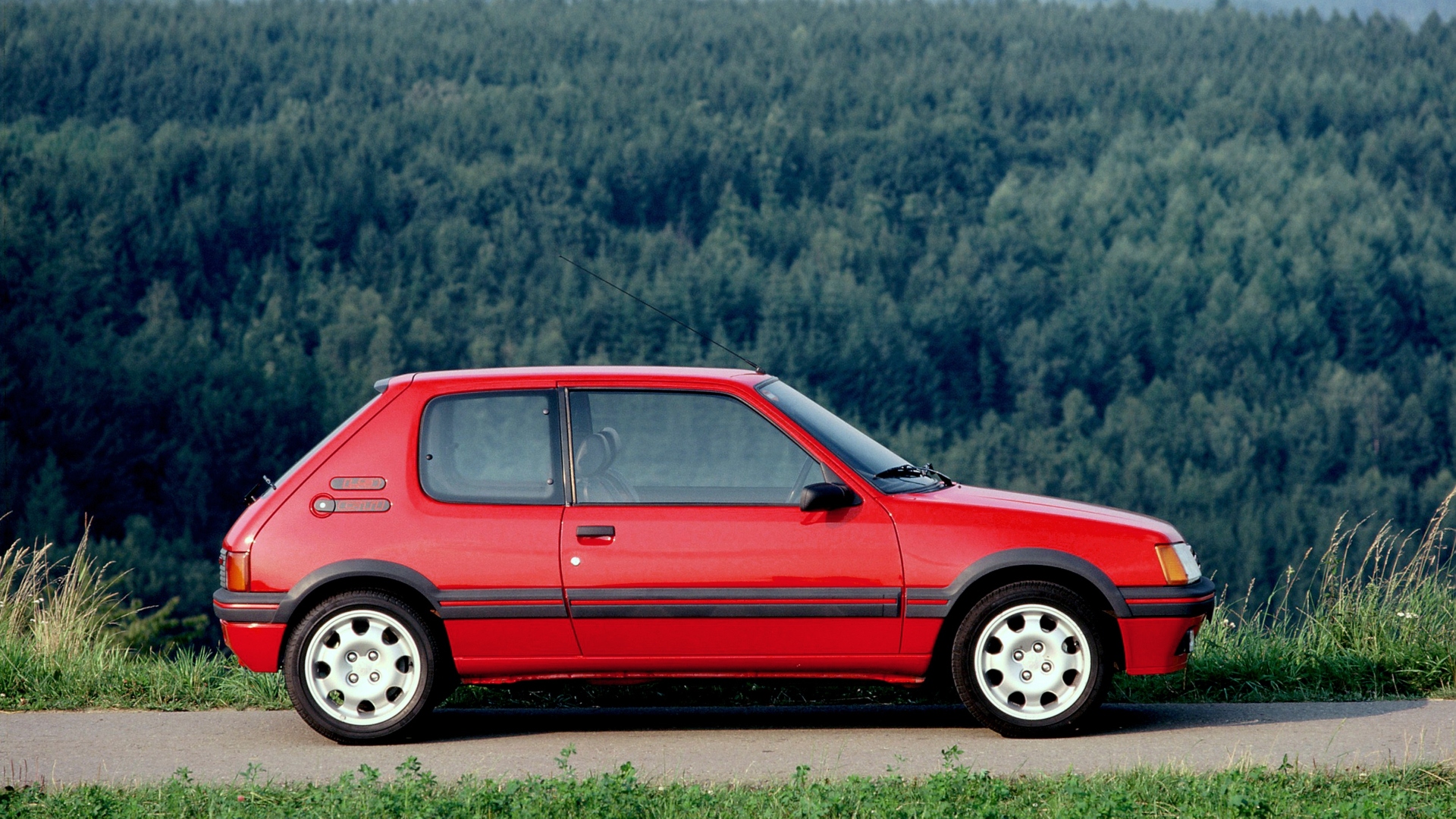 Peugeot-205-GTI-1984-2024-40-anni-anniversario-10