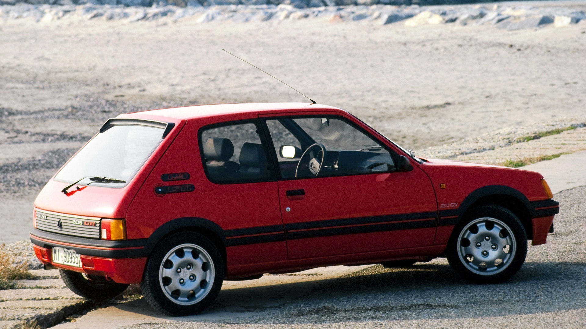 Peugeot-205-GTI-1984-2024-40-anni-anniversario-13